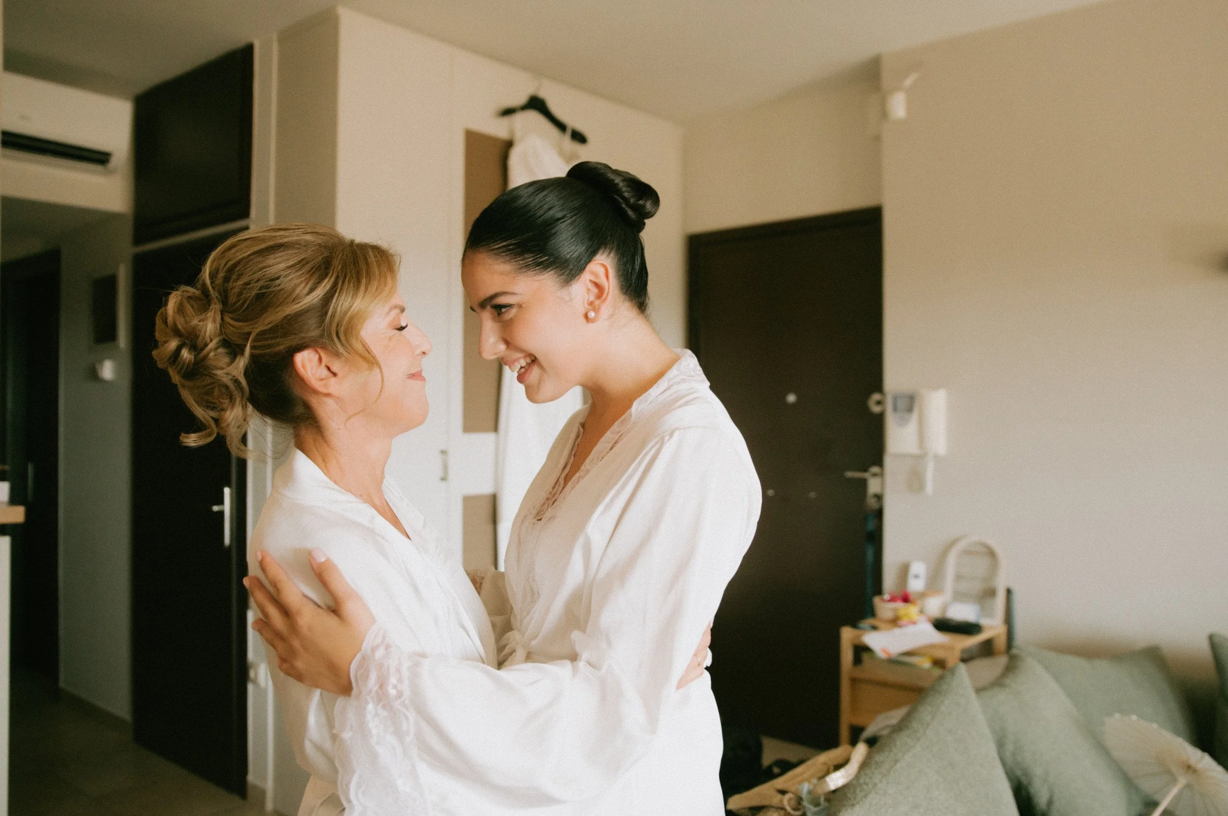 Bride getting ready naturally during a documentary wedding in Greece