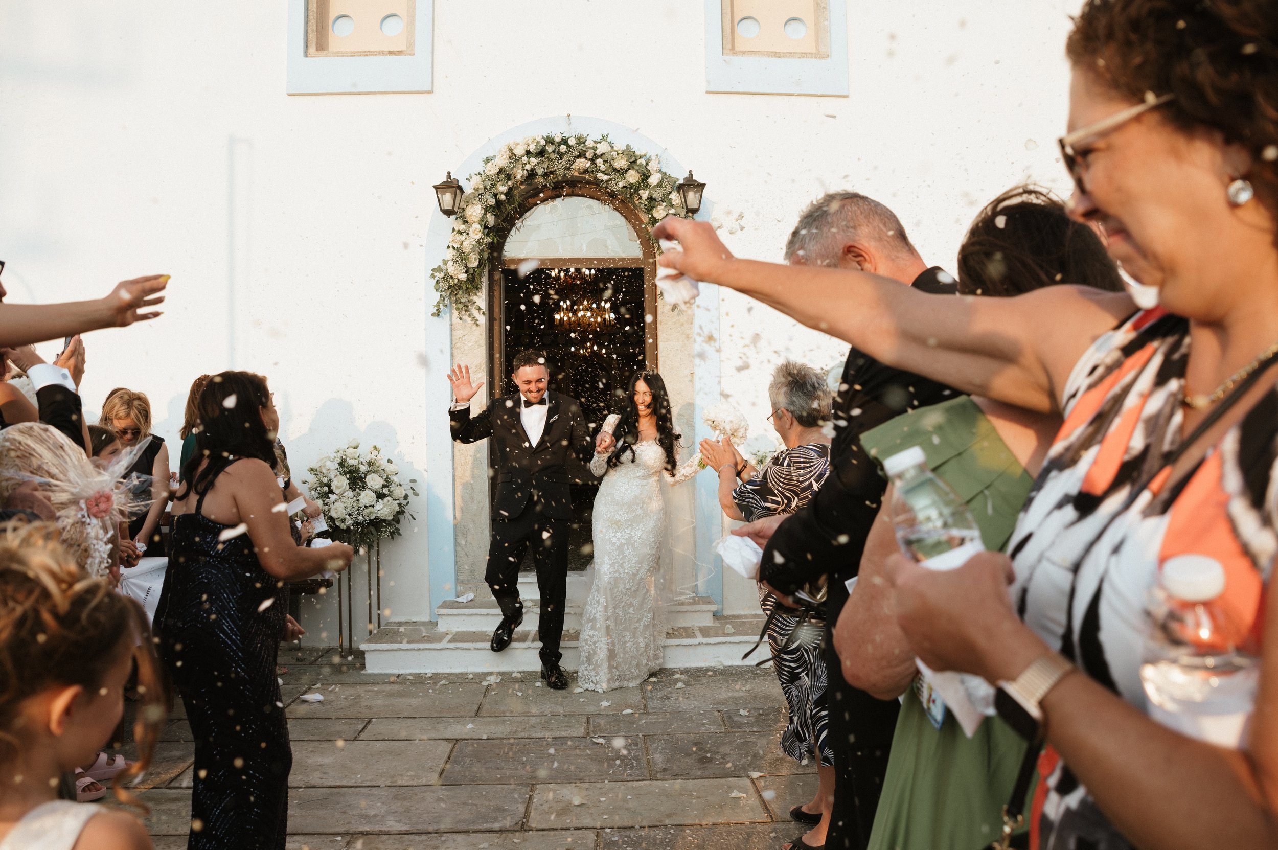 Ζευγάρι σε destination γάμο στην Κάρυστο, φωτογραφία από την Αγγελική Τσαγκαράκη