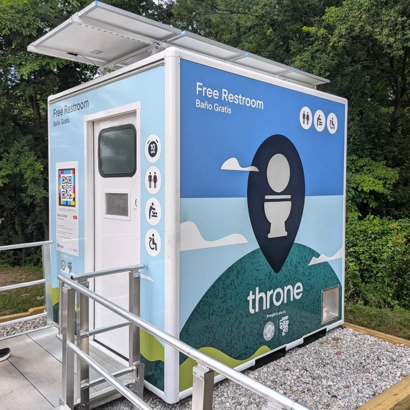 Public toilets are good urbanism! These are needed in cities, so it's nice to see Throne Labs toilets getting installed in Atlanta.

By sheer chance, ThreadATL's Darin Givens &amp; Matt Garbett ran into each other on the Beltline yesterday and decide