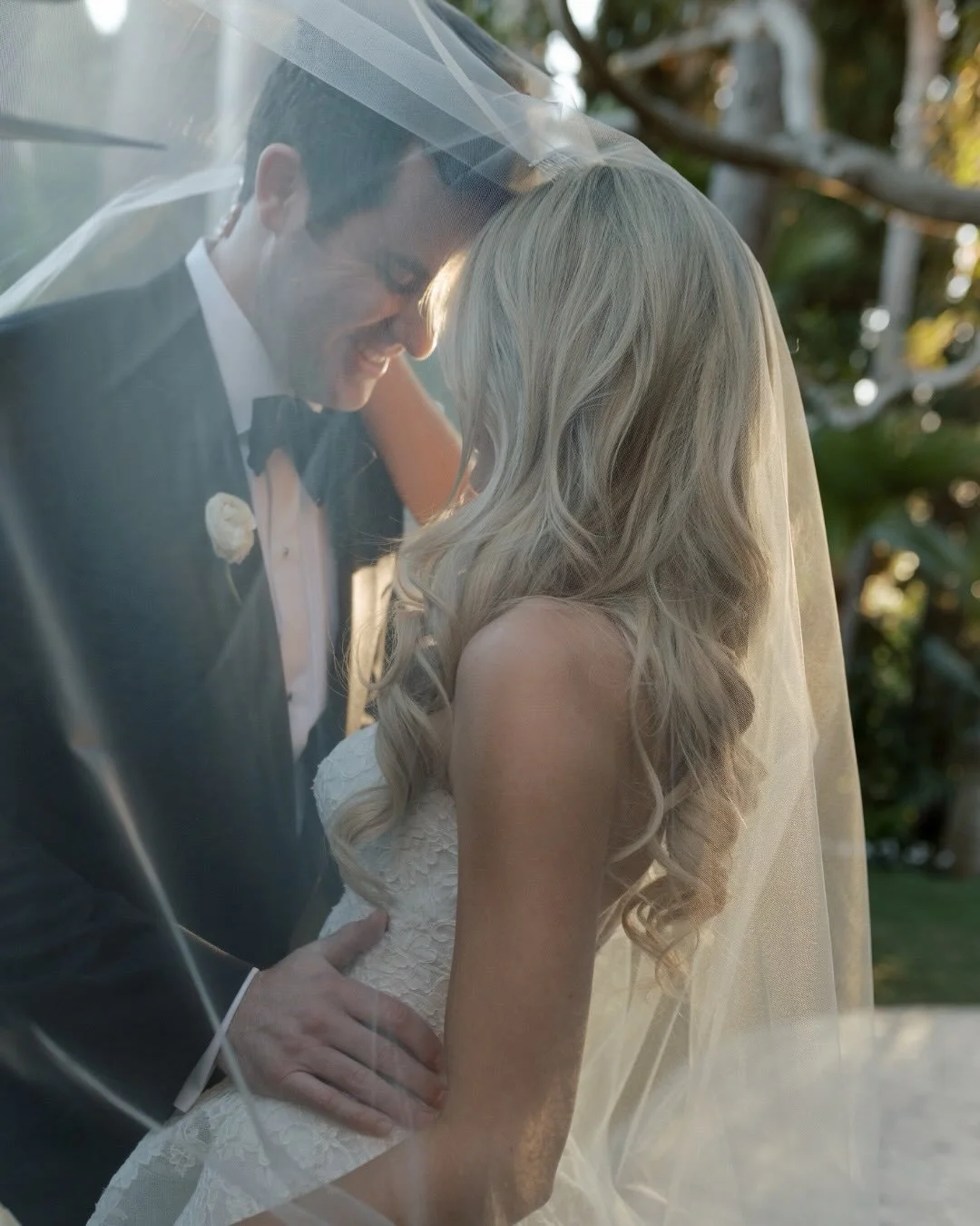 An elevated fall wedding, effortlessly unfolding within the classic backdrop of the Beverly Hills Hotel.

Planning @purelavishevents