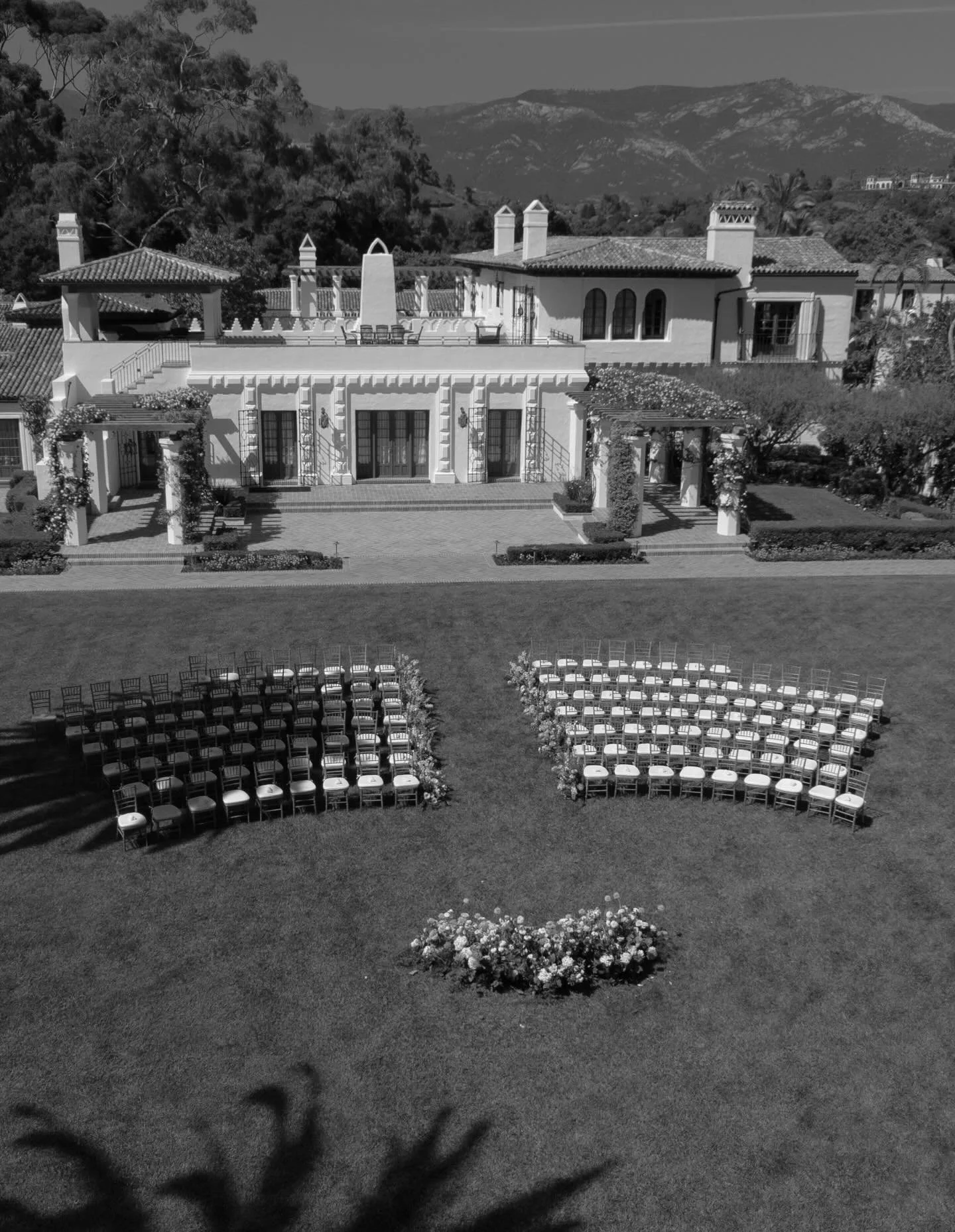 Ocean views with mountains in the background set the scene for this vibrant private estate celebration.

Planning @amazingdaysevents