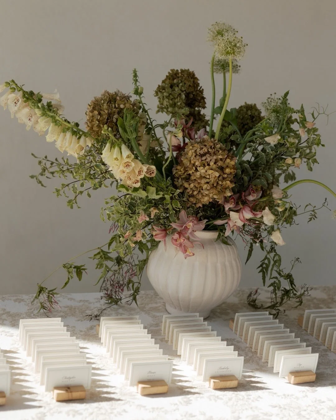 Kicked off the 2026 wedding season with the sweetest celebration for Sydney &amp; CJ in San Luis Obispo🤍 

@embarkeventdesign
@queensbees
@beautygoeseverywhere
@seabreezecupcakes
@lefunksounds
@_mdlevents_
@nicoledonnellyphoto
@allaboutevents
@field