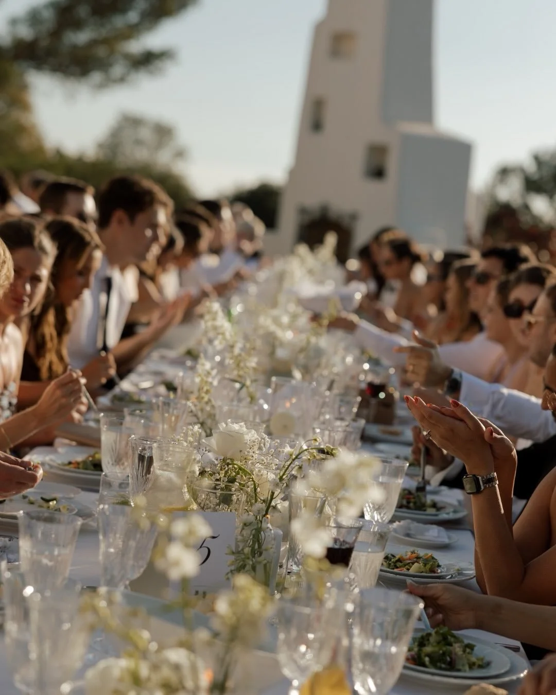 Sun soaked details for this perfect Santa Barbara wedding 🤍

@amberalyseevents 
@fluidbloom 
@brighteventrentals