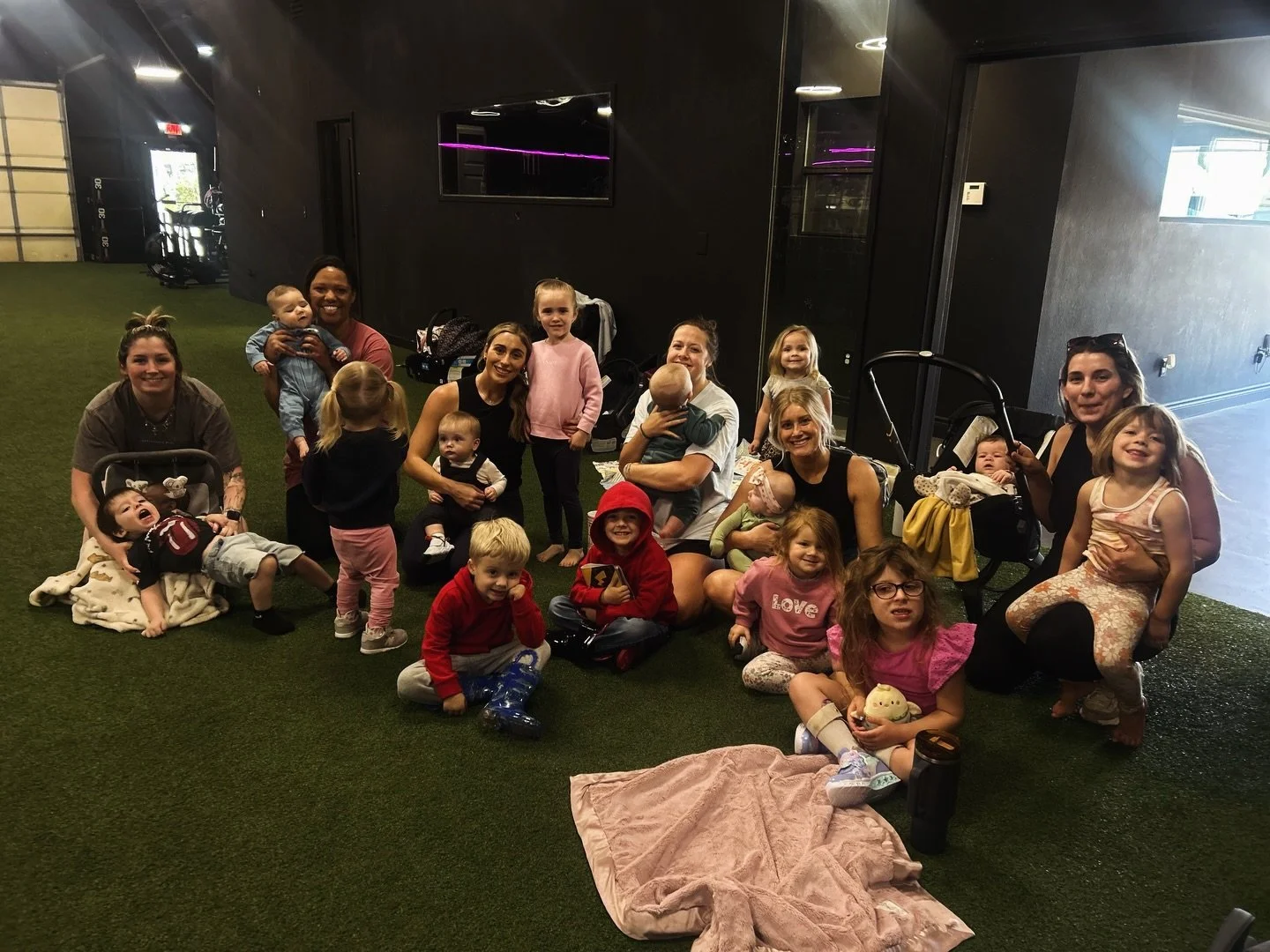 ✨ MOMS CLASS &ndash; THURSDAYS 9:30&ndash;10:30 ✨

No matter what stage of your postpartum journey you&rsquo;re in&mdash;or what your current fitness level looks like&mdash;this class is for YOU. 💕

This is more than just a workout&hellip; it&rsquo;