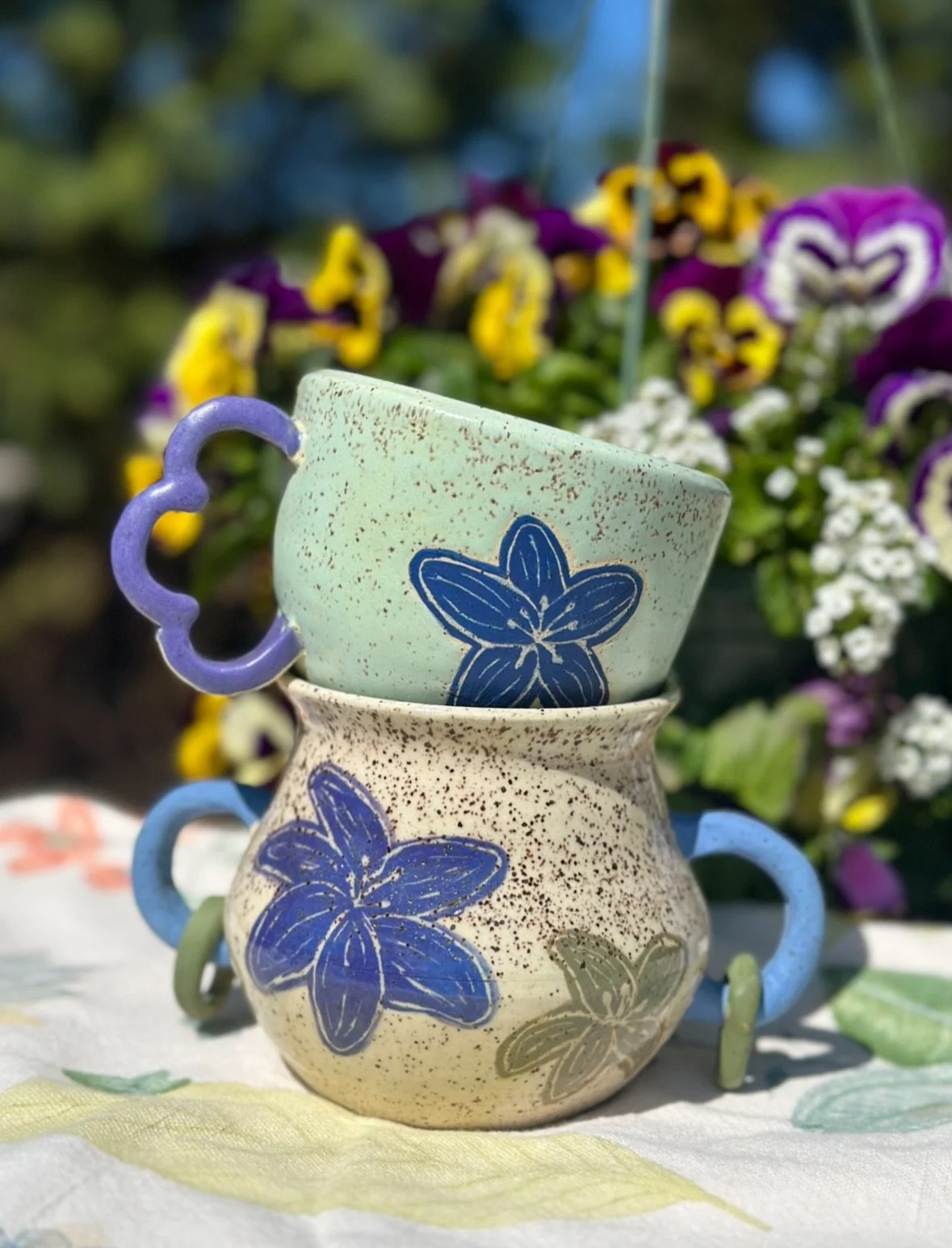 happy spring 🌸🌱🫐
#pottery #ceramics