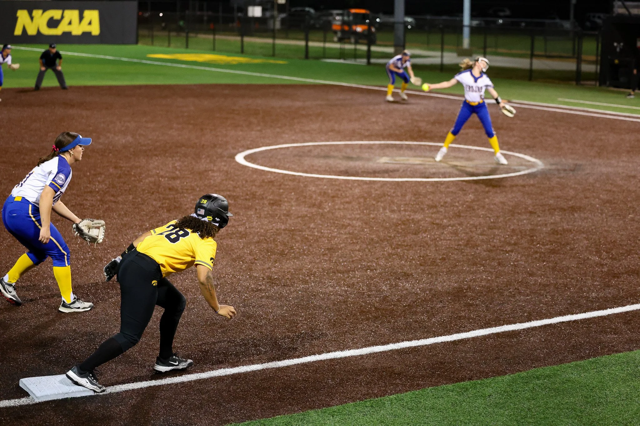 20251010_IOWA_SOFTBALL_VS_IOWACENTRALCC_JJ074.jpg