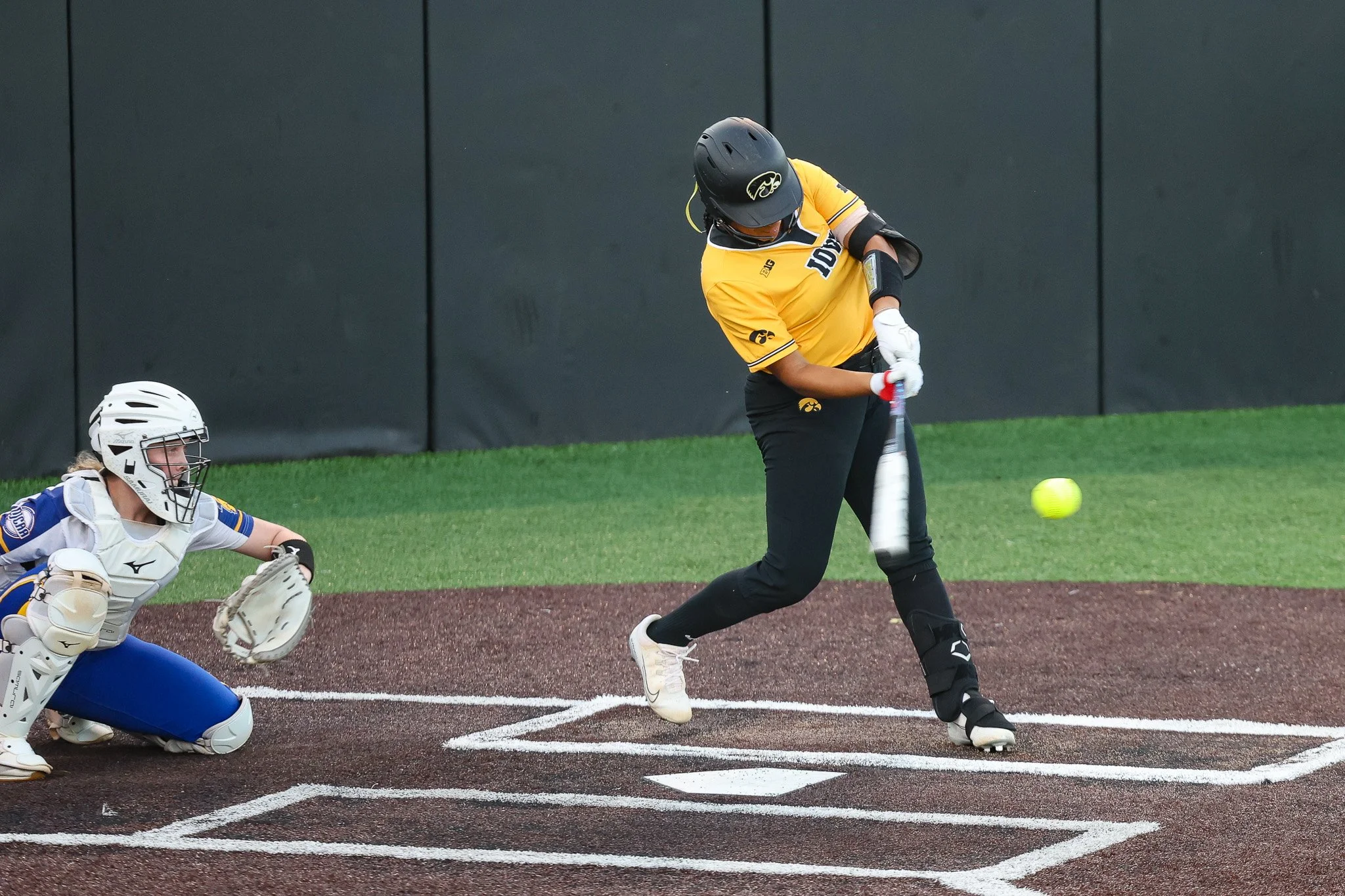 20251010_IOWA_SOFTBALL_VS_IOWACENTRALCC_JJ011.jpg