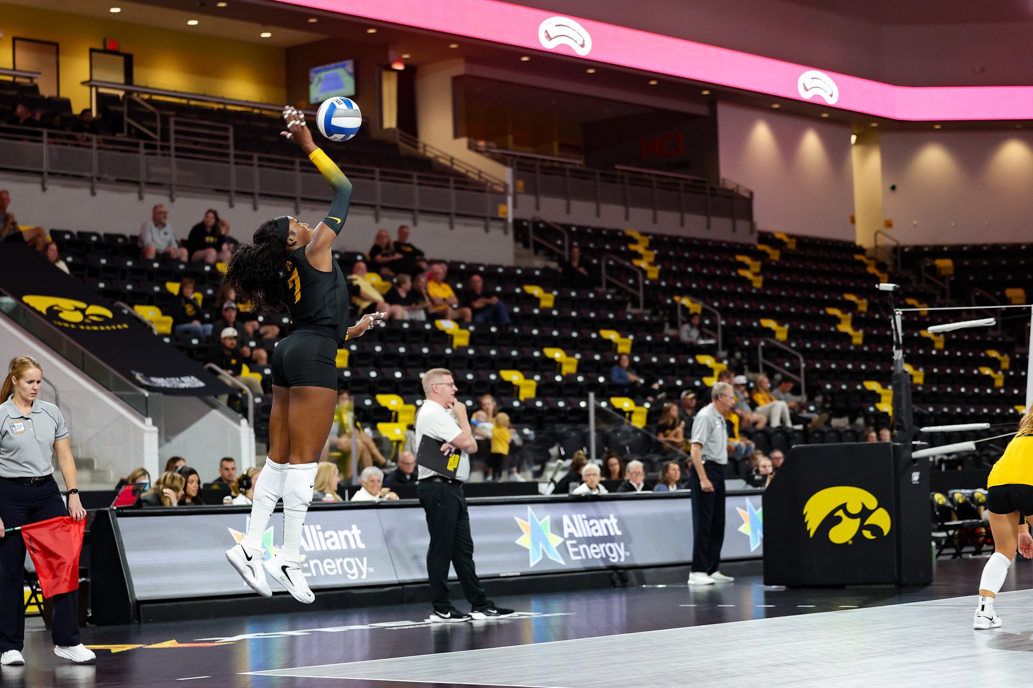 20250904_IOWA_VOLLEYBALL_VS_BUTLER_JJ_1044.jpg
