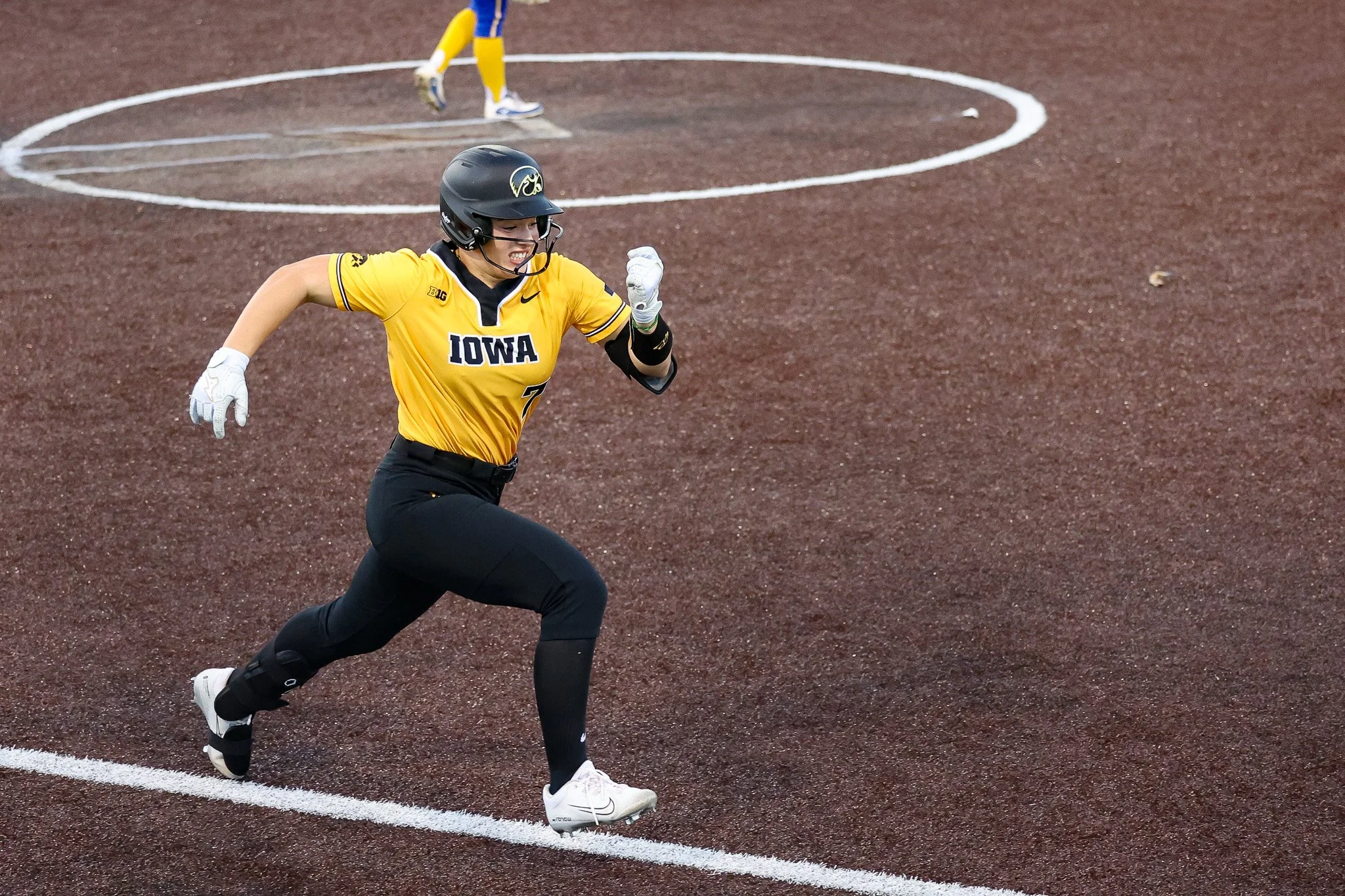 20251010_IOWA_SOFTBALL_VS_IOWACENTRALCC_JJ026.jpg