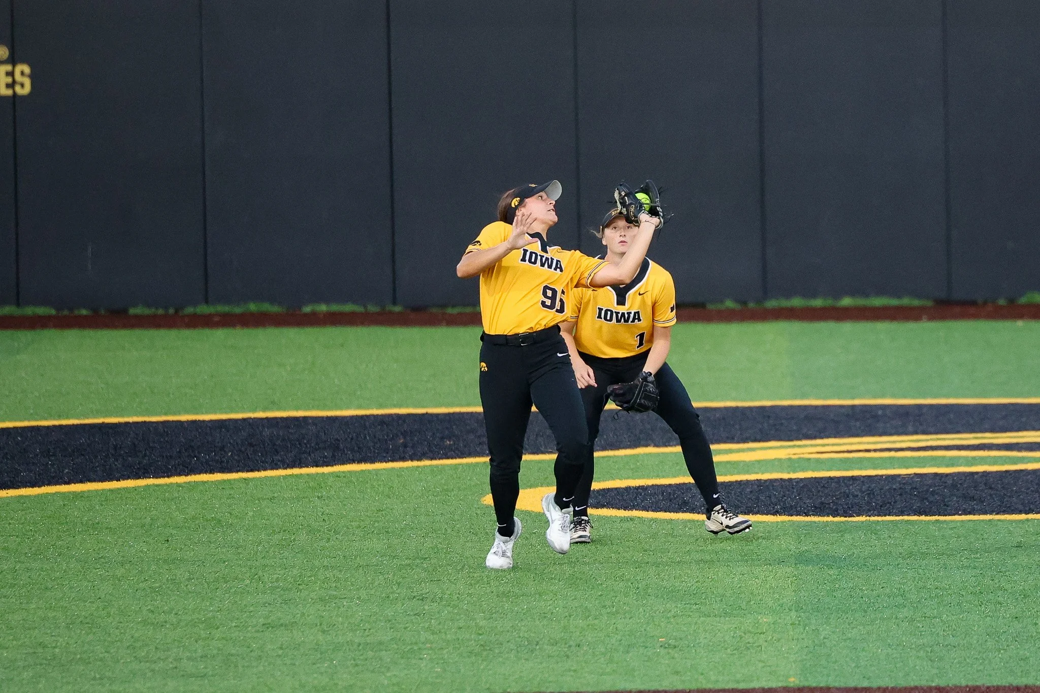 20251010_IOWA_SOFTBALL_VS_IOWACENTRALCC_JJ030.jpg