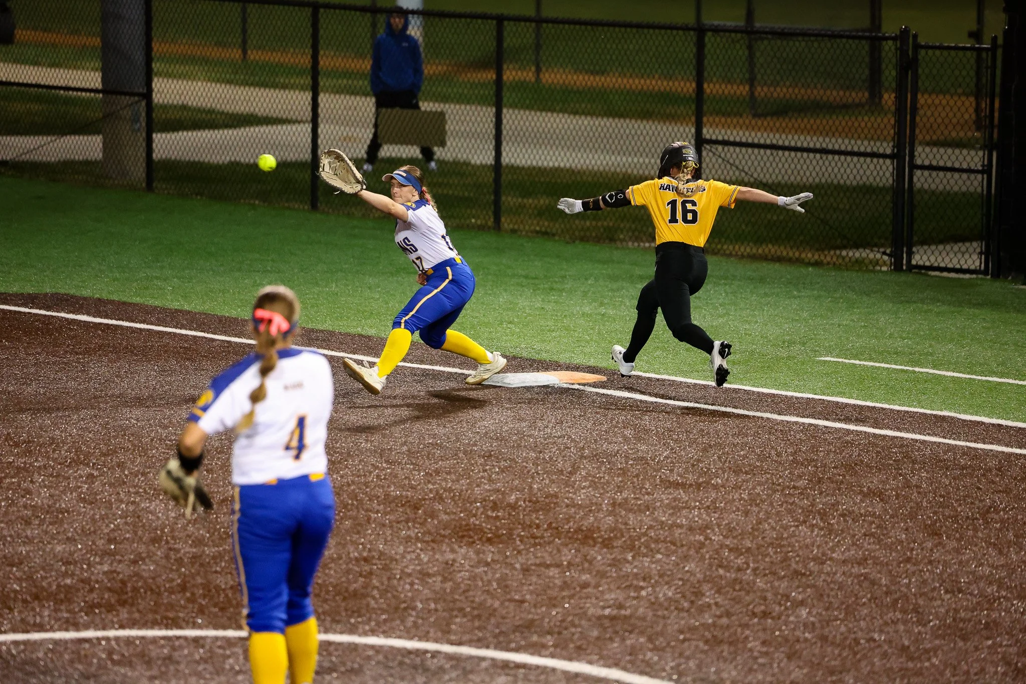 20251010_IOWA_SOFTBALL_VS_IOWACENTRALCC_JJ093.jpg