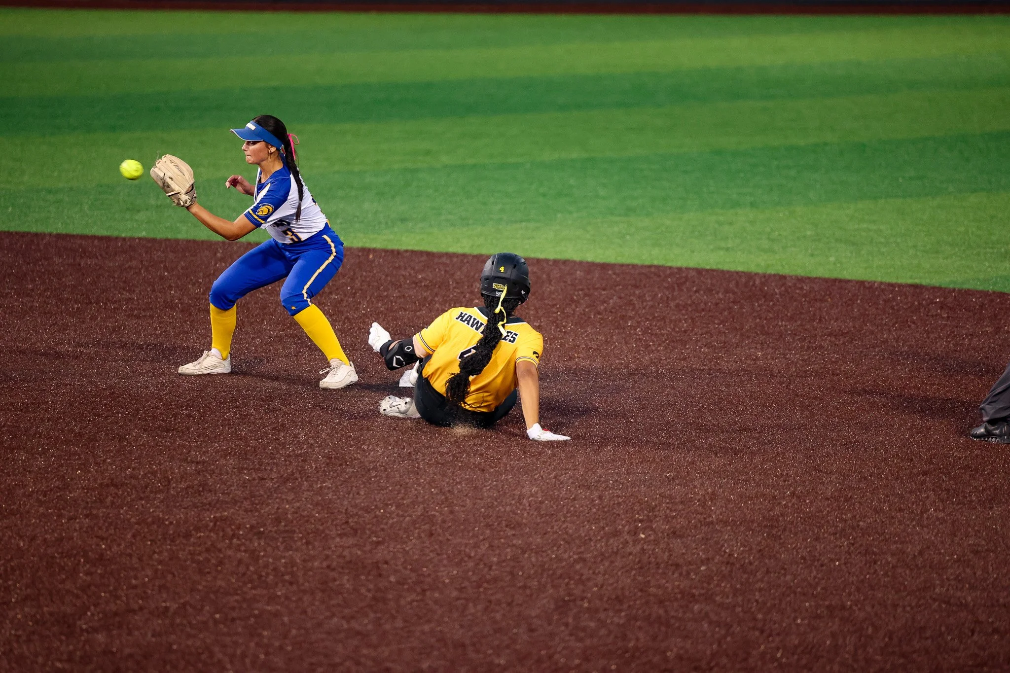 20251010_IOWA_SOFTBALL_VS_IOWACENTRALCC_JJ036.jpg