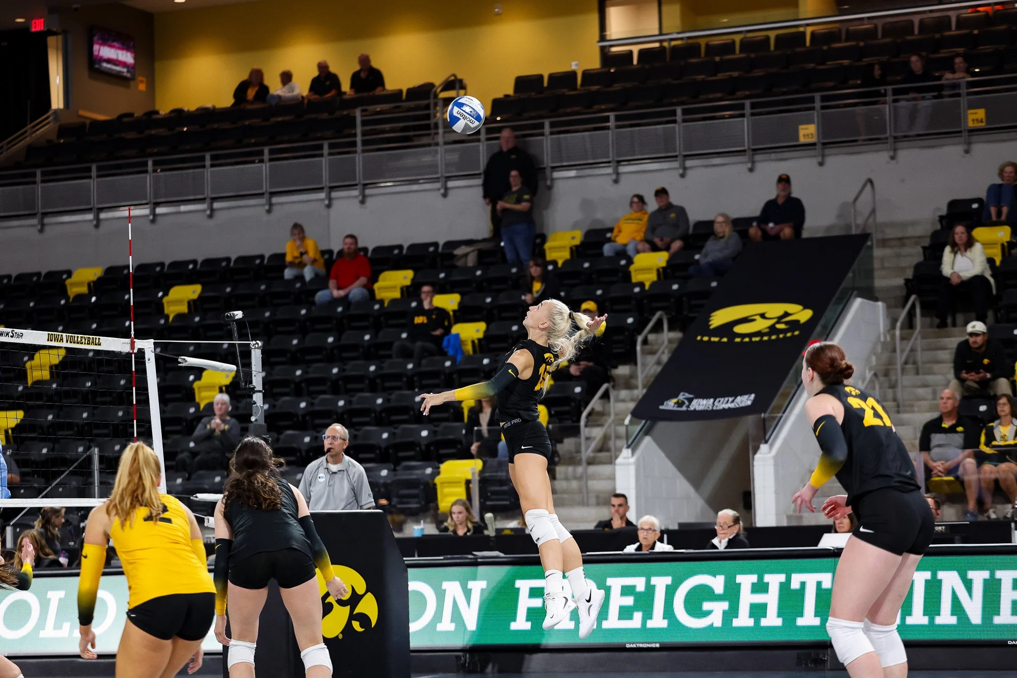 20250904_IOWA_VOLLEYBALL_VS_BUTLER_JJ_1837.jpg