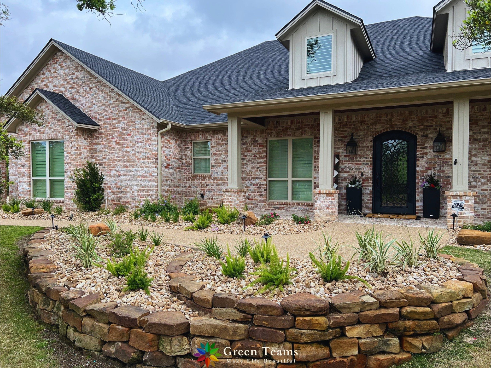 🌿✨ Attention Homeowners in the Brazos Valley Area! Discover the Incredible Benefits of Hiring a Professional Landscape Designer for Your Exquisite Property! 🏡🌟

Are you dreaming of transforming your luxury home's outdoor space into a breathtaking 