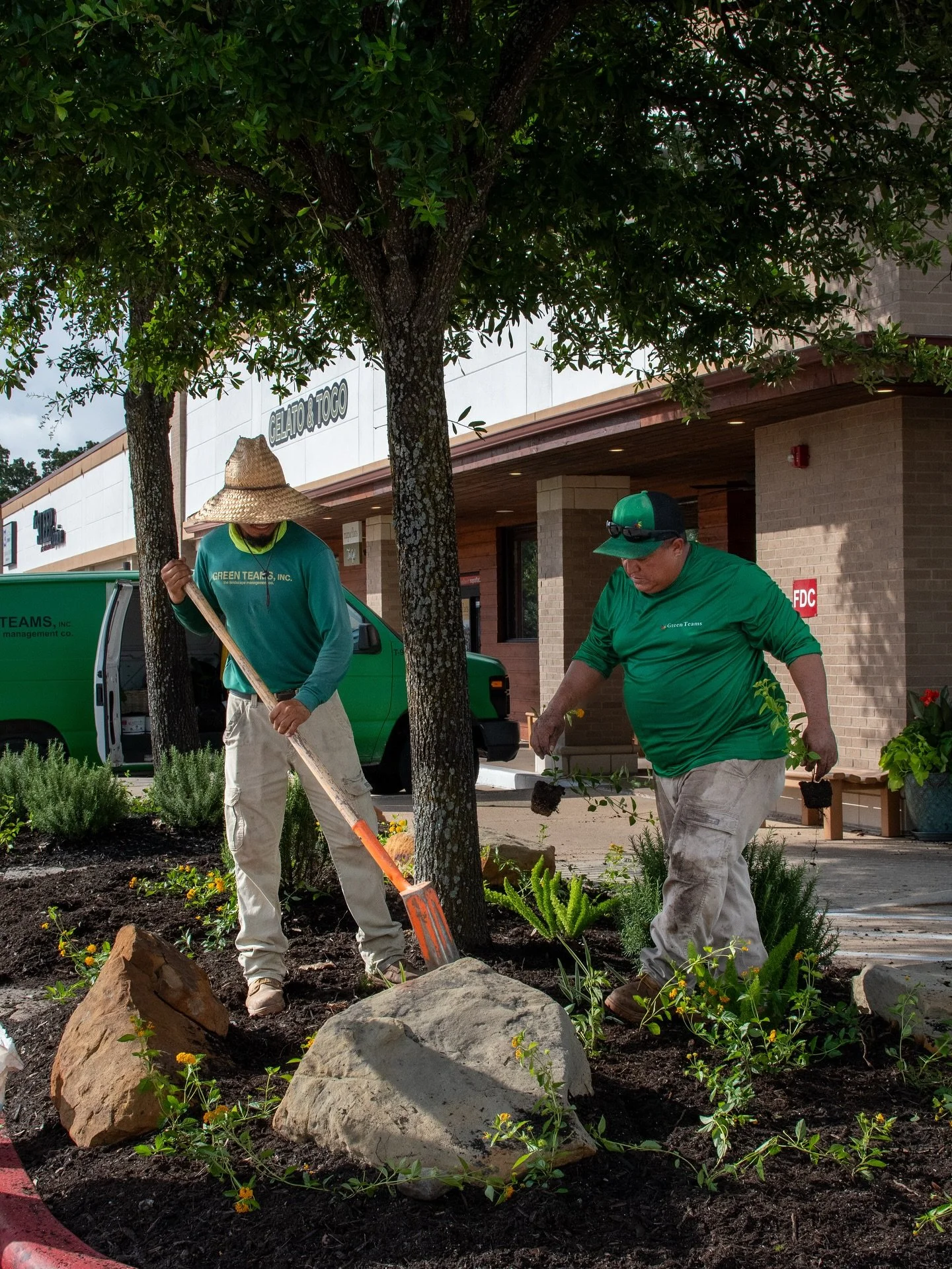 We are so grateful for our crews!
#landscapedesi̇gn #landscapemaintenance #curbappeal #landscaper #collegestationlandscaping #collegestationlandscaper #landscapemaintenanceservices #plantbeds