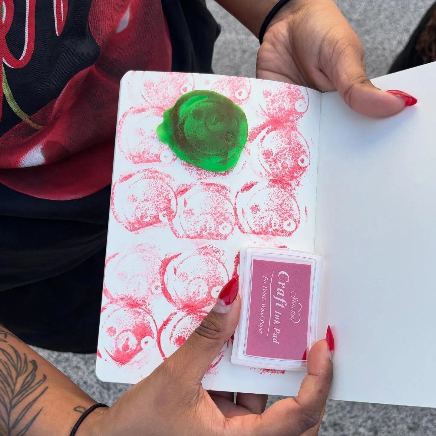 Photos from the latest Crafternoon Club FEEL-ed trip. We explored the historic Barbary Coast Trail and collected stamps along the way. It was such a fun way to explore the city and I loved seeing the images our crafters collected. 🥾🪧🌸🚶🧱💮🐉📒

I