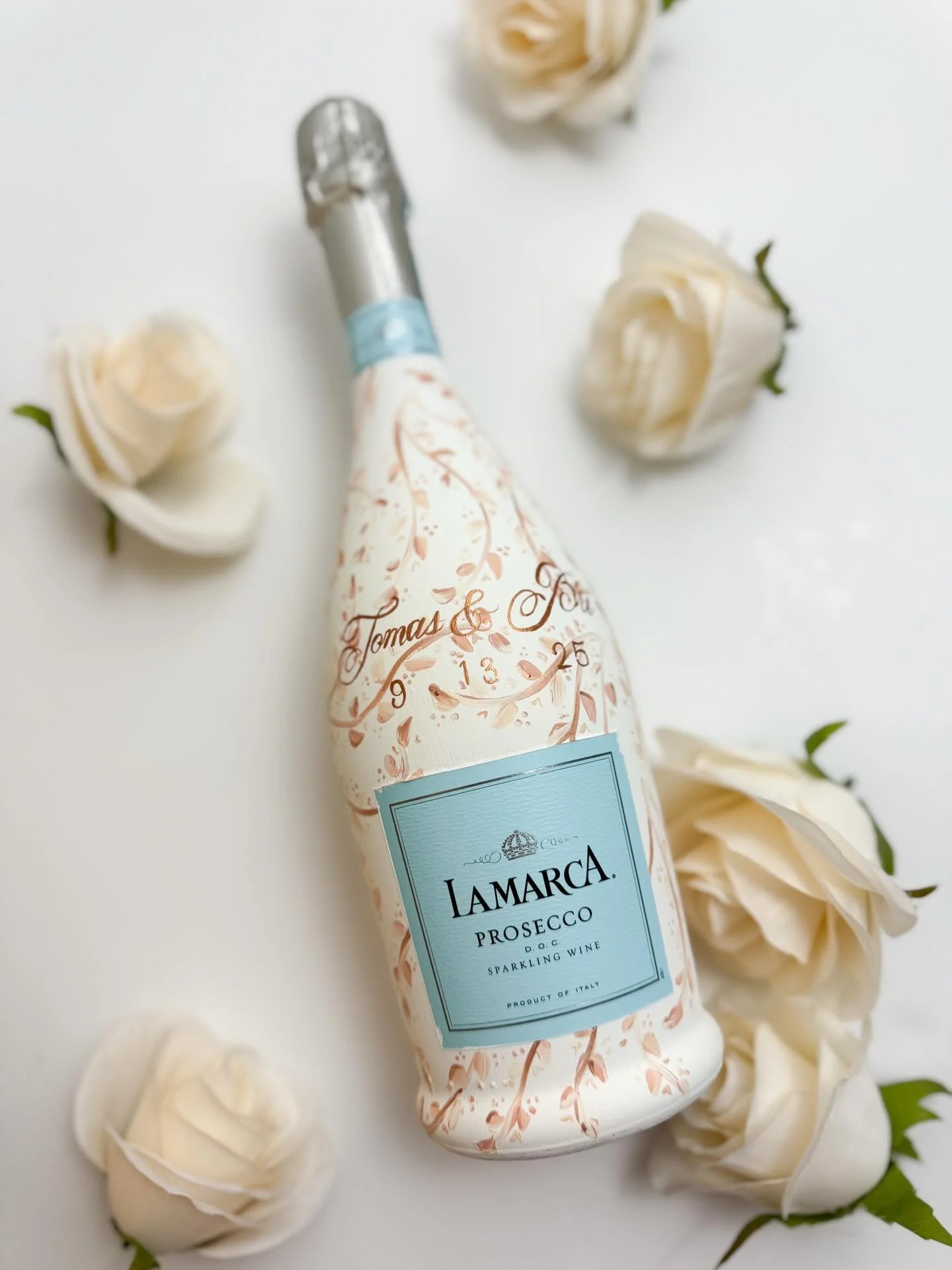 Leafy Vines Preset design in a rose gold color! With an added personalization, this makes the perfect gift 💛

My preset designs can come in any color scheme and you can add any personalization- logo, monogram, crest etc&hellip; 

Link in stories tod