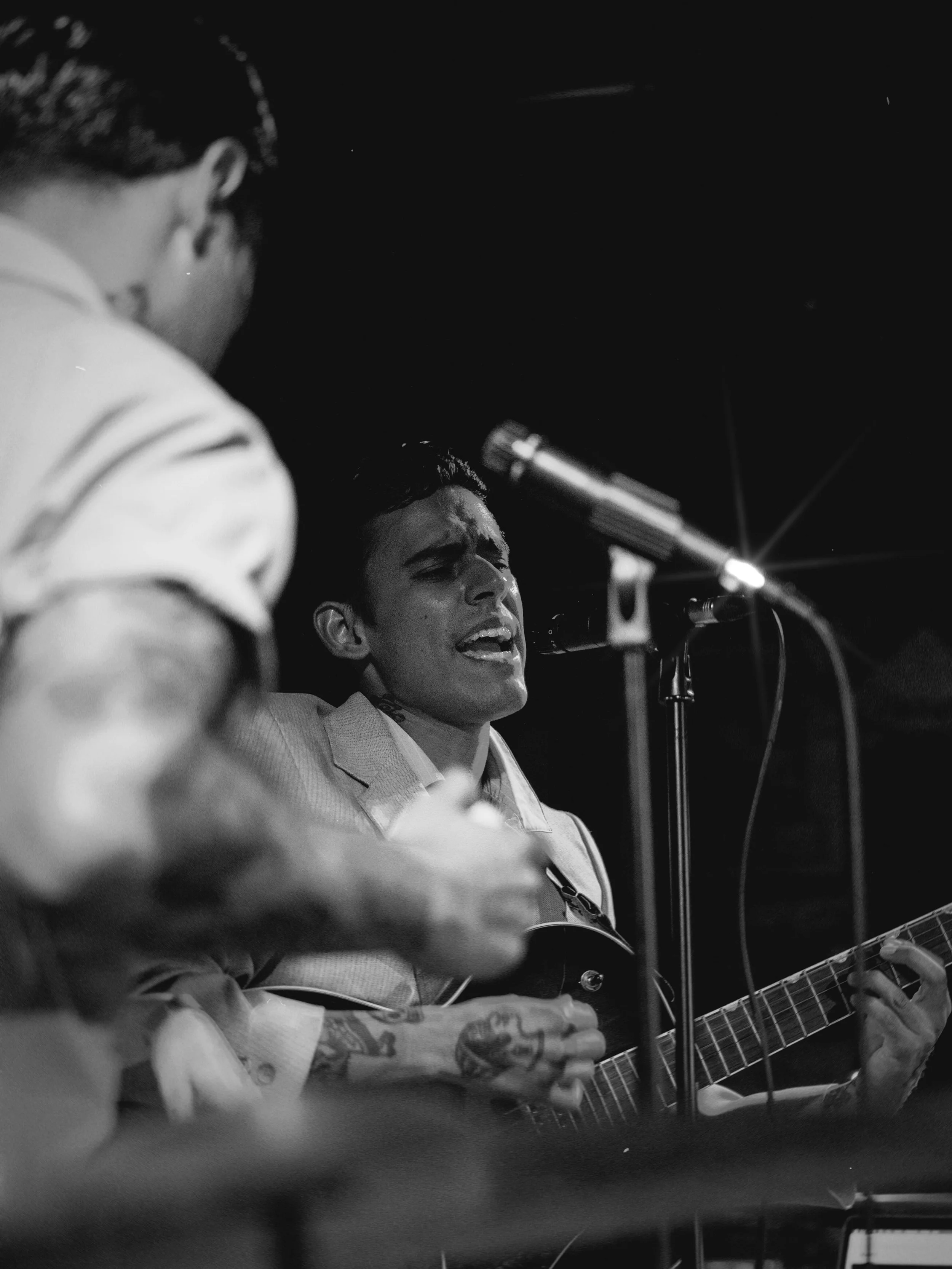 @sebyandthegraffcats at @whistlestopbar 🐱✨ 

Also HAPPY BIRTHDAY SEBY !!! @sandiego.seby 🪔🎂🪔