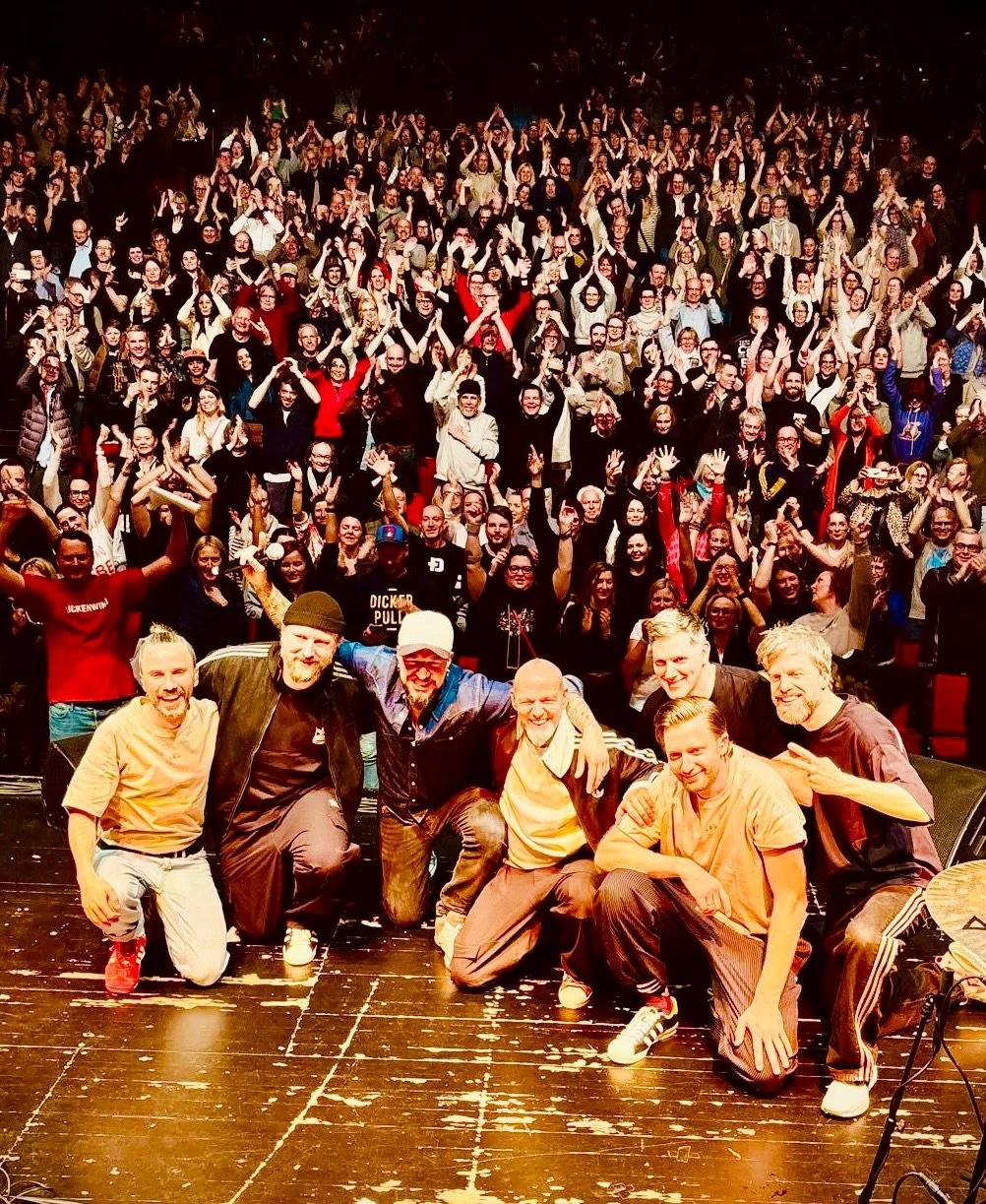 Danke Stuttgart f&uuml;r diesen wahnsinns Auftakt unserer Tour! Thx to @adidasgermany @adidasoriginals f&uuml;rs b&uuml;hnenoutfit thx to @theaterhaus.stuttgart and special thx euch allen 🙏🏽🙌🏼🫶🏼 #neocortex &hellip; hoffe wir sehen uns ganz bald