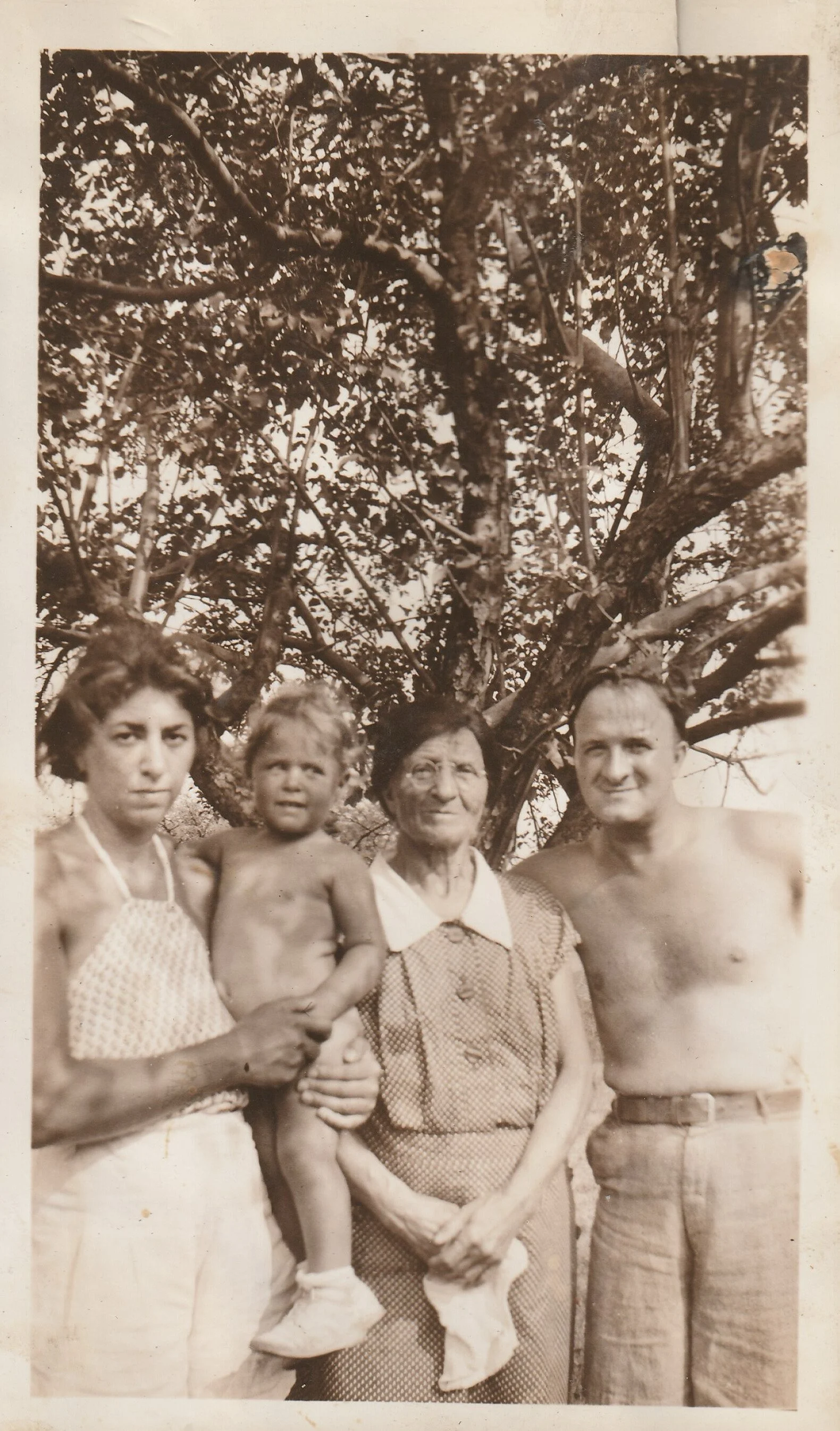 LtoR: Sylvia Epstein, Ruth Epstein, Unknown & Jack Epstein