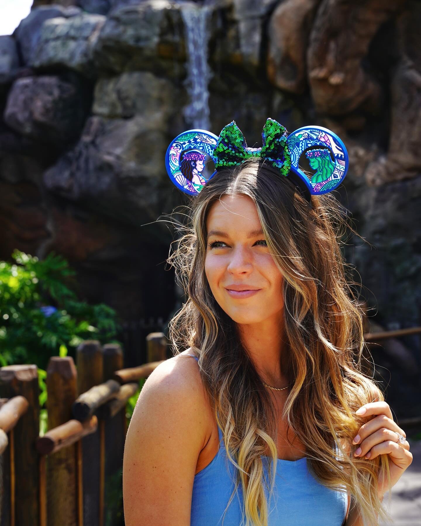 TONIGHT&rsquo;S THE NIGHT! 🌊 we have our first opening it what feels like forever as so much new for you!! Head to stories to see all the details, but here&rsquo;s a quick rundown! &bull;
🌀Wayfinder Princess ears &bull;
💚 Muppet Show ears &bull;
?
