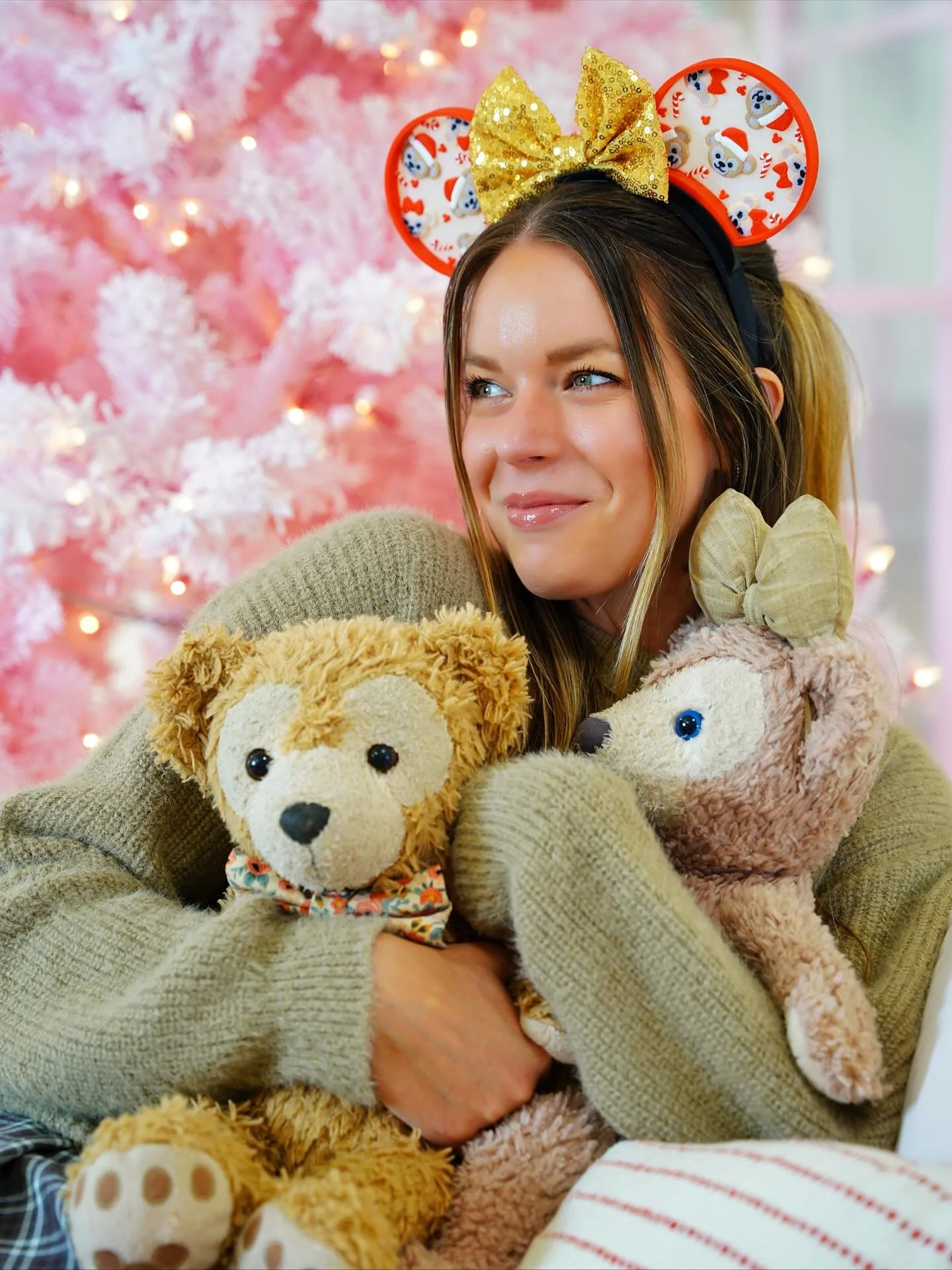 We wish you a BEARY CHRISTMAS 🧸❤️🎅🏼another matter pair revealed and today it&rsquo;s Hollywood Studios themed because you can meet SANTA DUFFY THERE. 🤩 dream character stop tbh so making these ears is just putting it out in the universe it&rsquo;