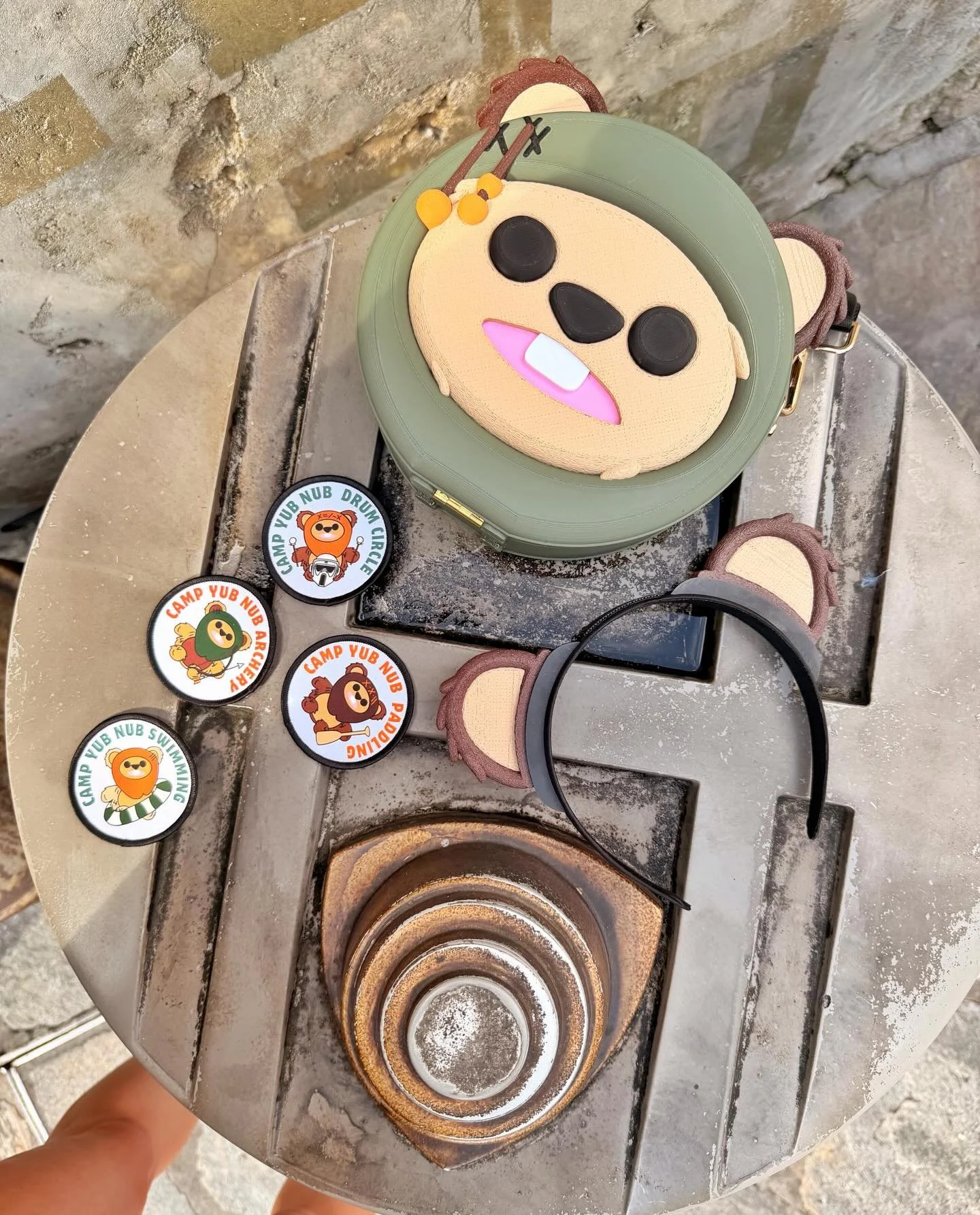 Get in creatures, we&rsquo;re going to Camp YUB NUB! 🪐🧸🧡&bull;
You&rsquo;ve heard of space camp, and summer camp&hellip; we&rsquo;ve combined the two and created Camp Yub Nub! A place for all creatures to come together and nerd out in the great EN