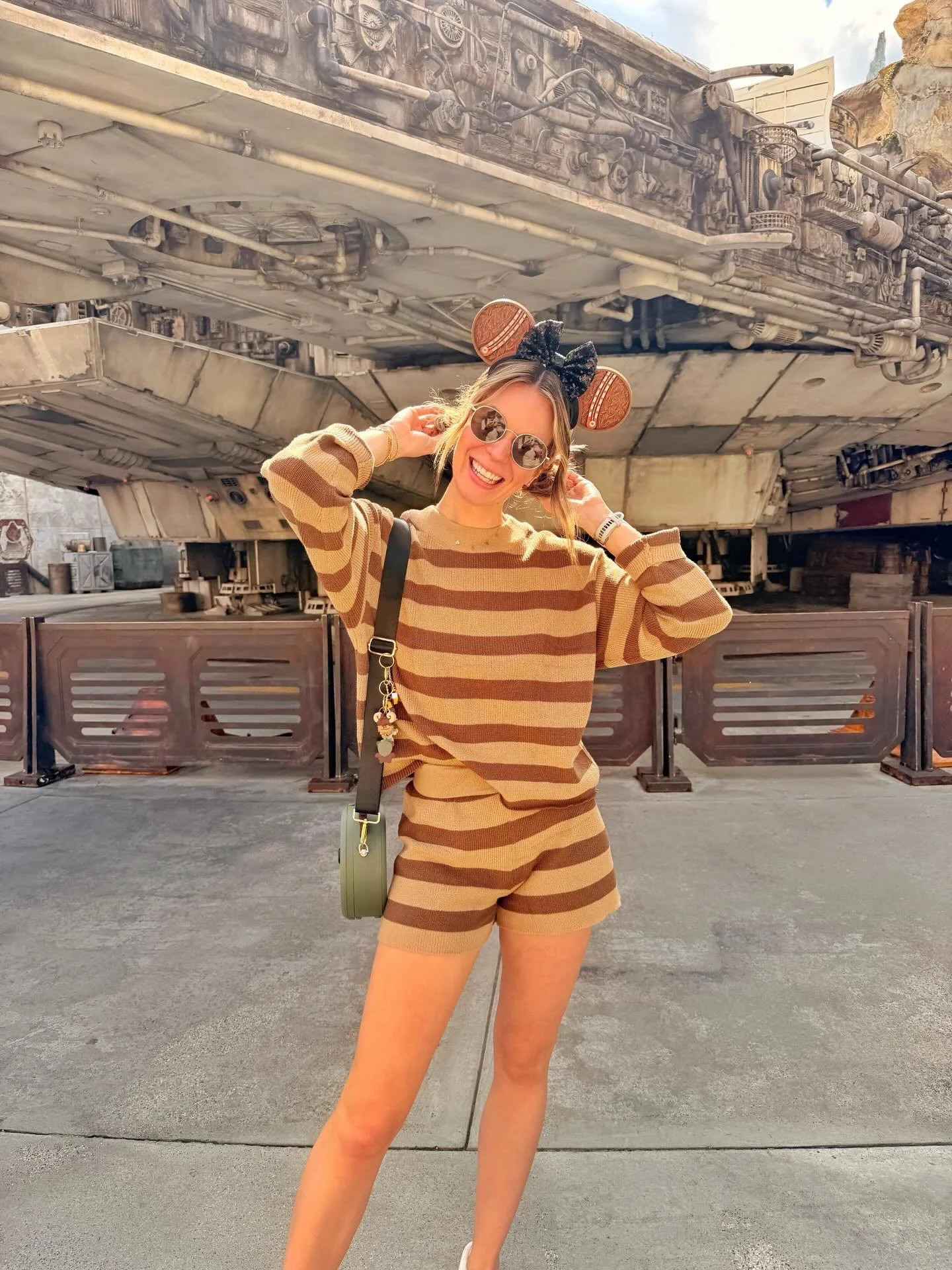 Chewbacca. The ultimate underrated creature in the galaxy. Did he get a medal? Nope. Did he do everything everyone else did in the series? Pretty much, Yep. 🤣&bull;
Best we can do is give him his own ears and tell him we love him. 🤎😆🤍&bull;
&bull