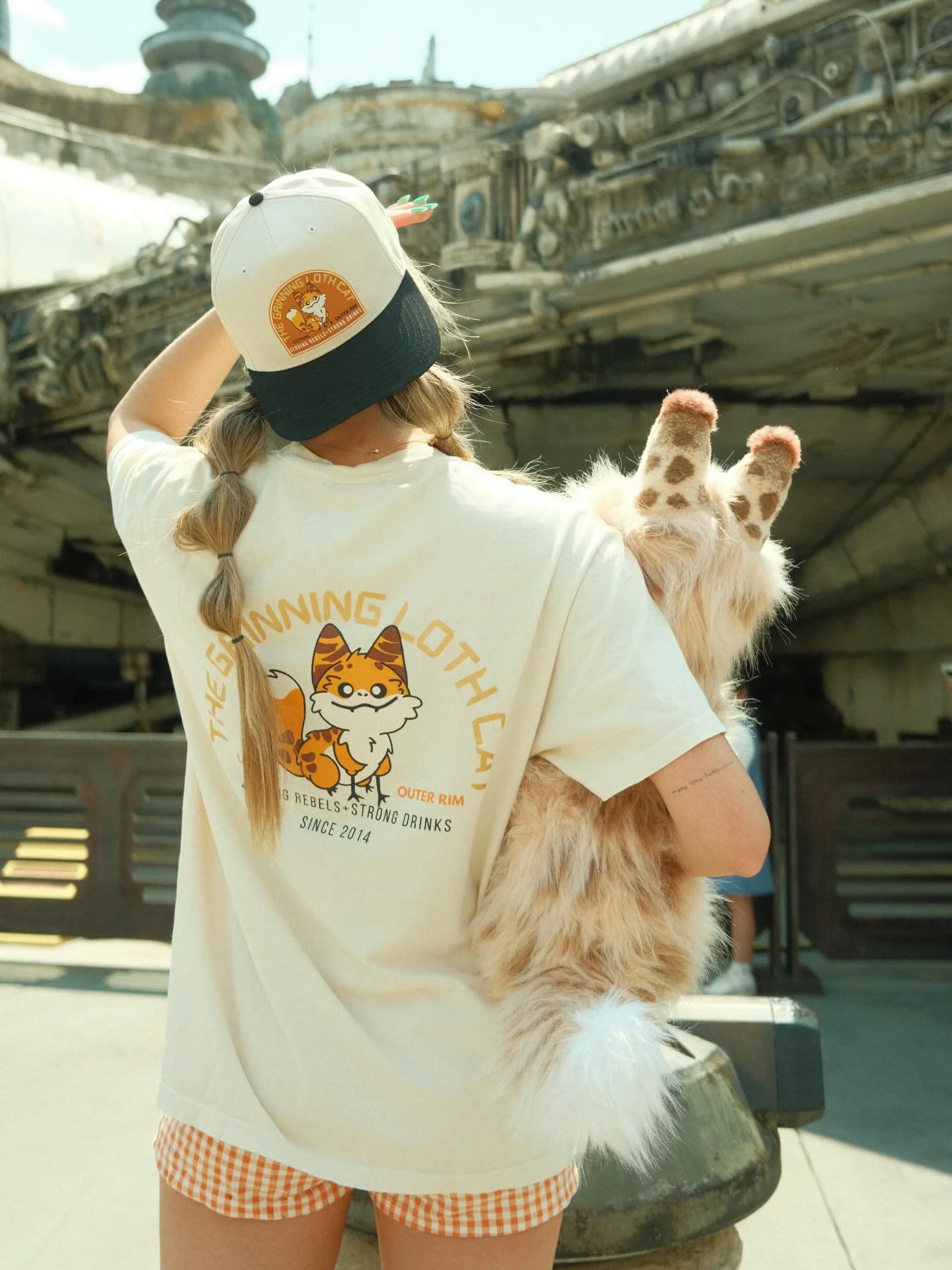 Little did we know our grinning Loth Cat was Lula all along 🪐⭐️🐾 &bull;
Our Grinning Loth Cat hat and matching tee had been a smash! Was it because of Lula? We will never know 🤭 but who do we call to make a space creature themed bar? 👀 &bull;
Lin