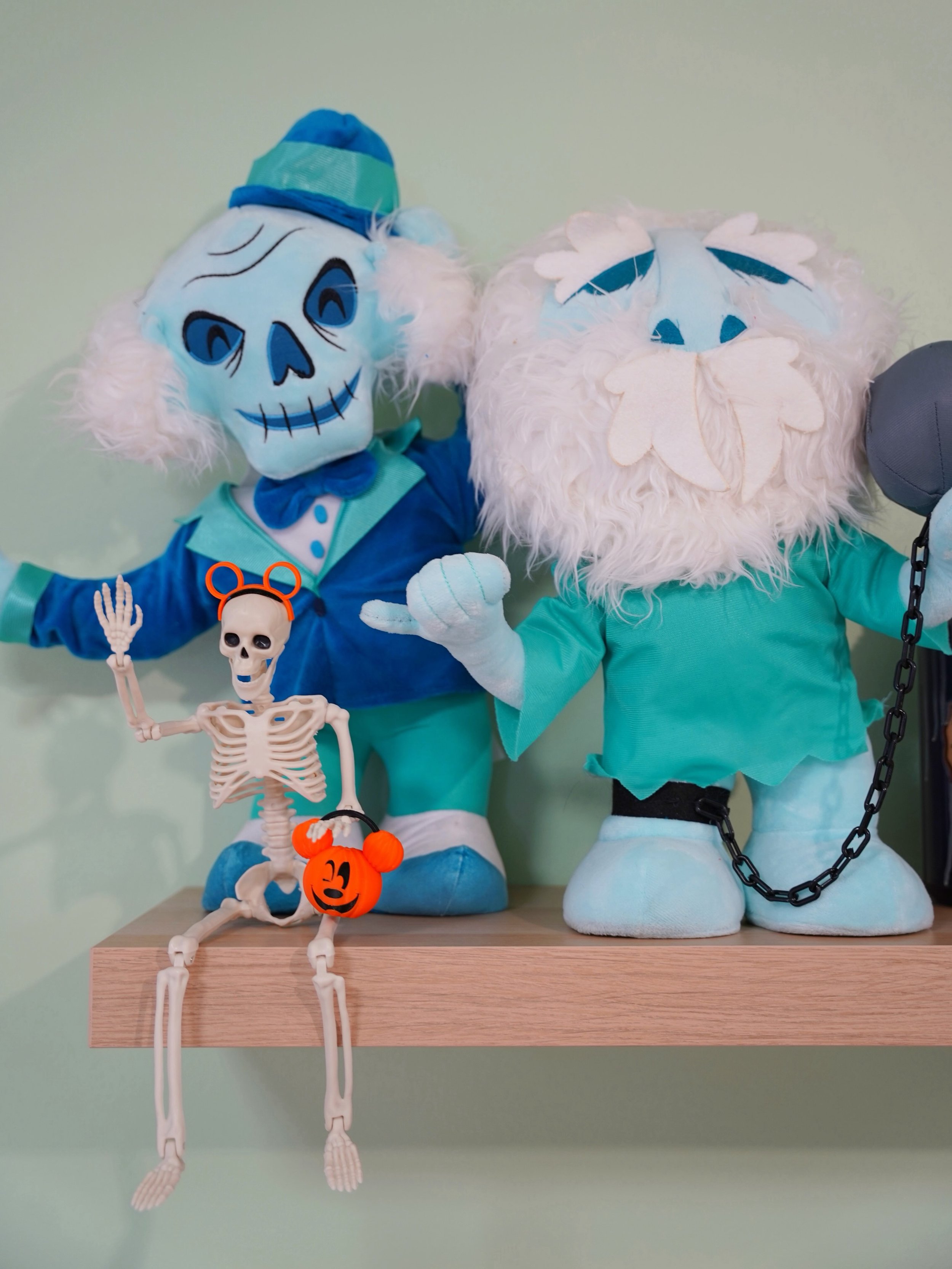 Someone&rsquo;s defrosting. 👀⚰️💀 &bull;
Each spooky season we come out with a Halloween home decor line. This year, I&rsquo;m taking a step back + giving the reigns completely to Phillip. 🤭 Remember Phillips fantastical Friday we do every Black Fr