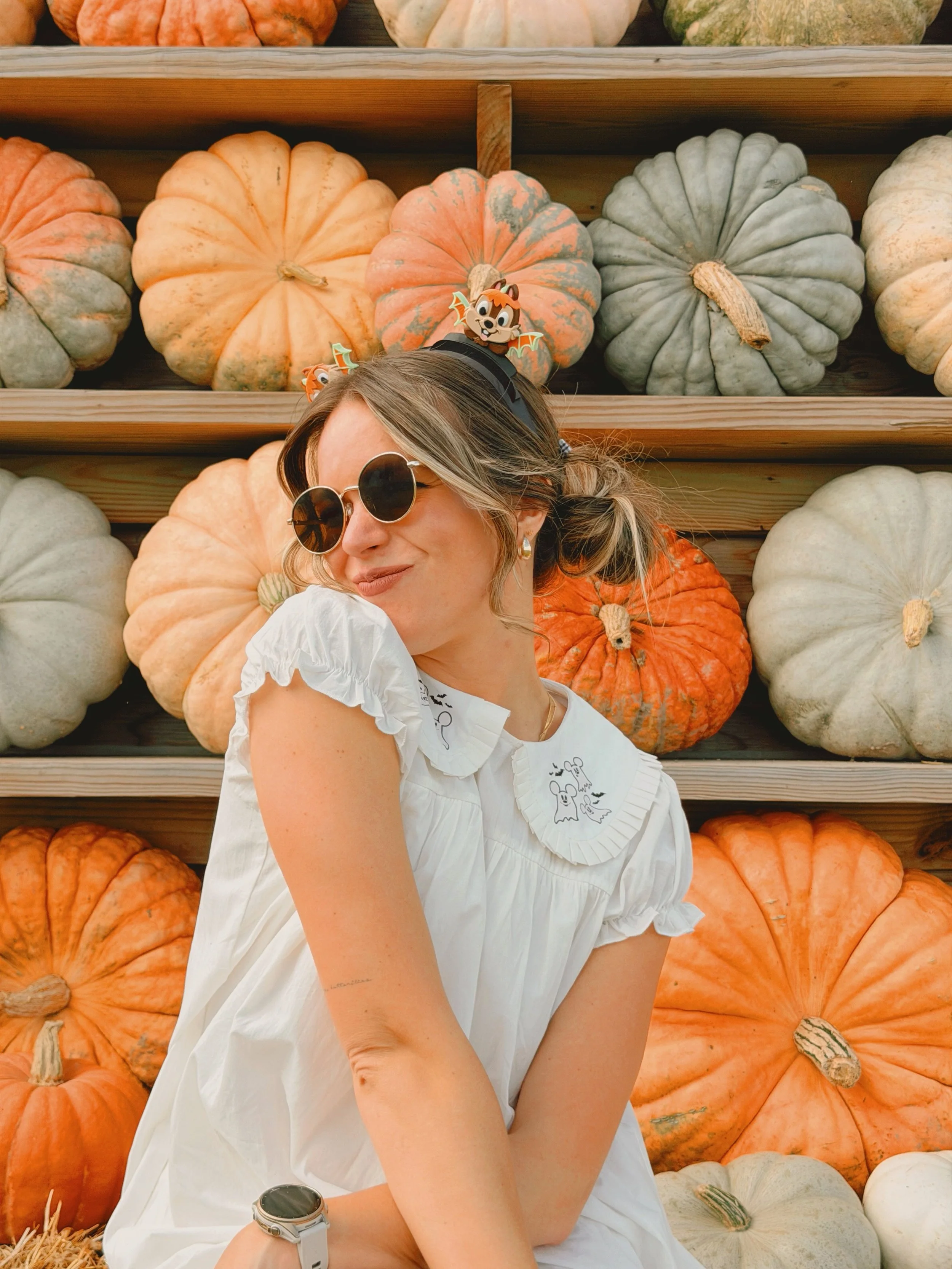 📸 Snaps from the pumpkin patch. Took chip + dale to  our local Pumpkin Hollow today 🎃🌰🐿️🍁 Every year we go to to this little country gem and it never disappoints. Giant pumpkins for $3? Never misses. 🤭 &bull;
Swipe to the end for Phillips proud