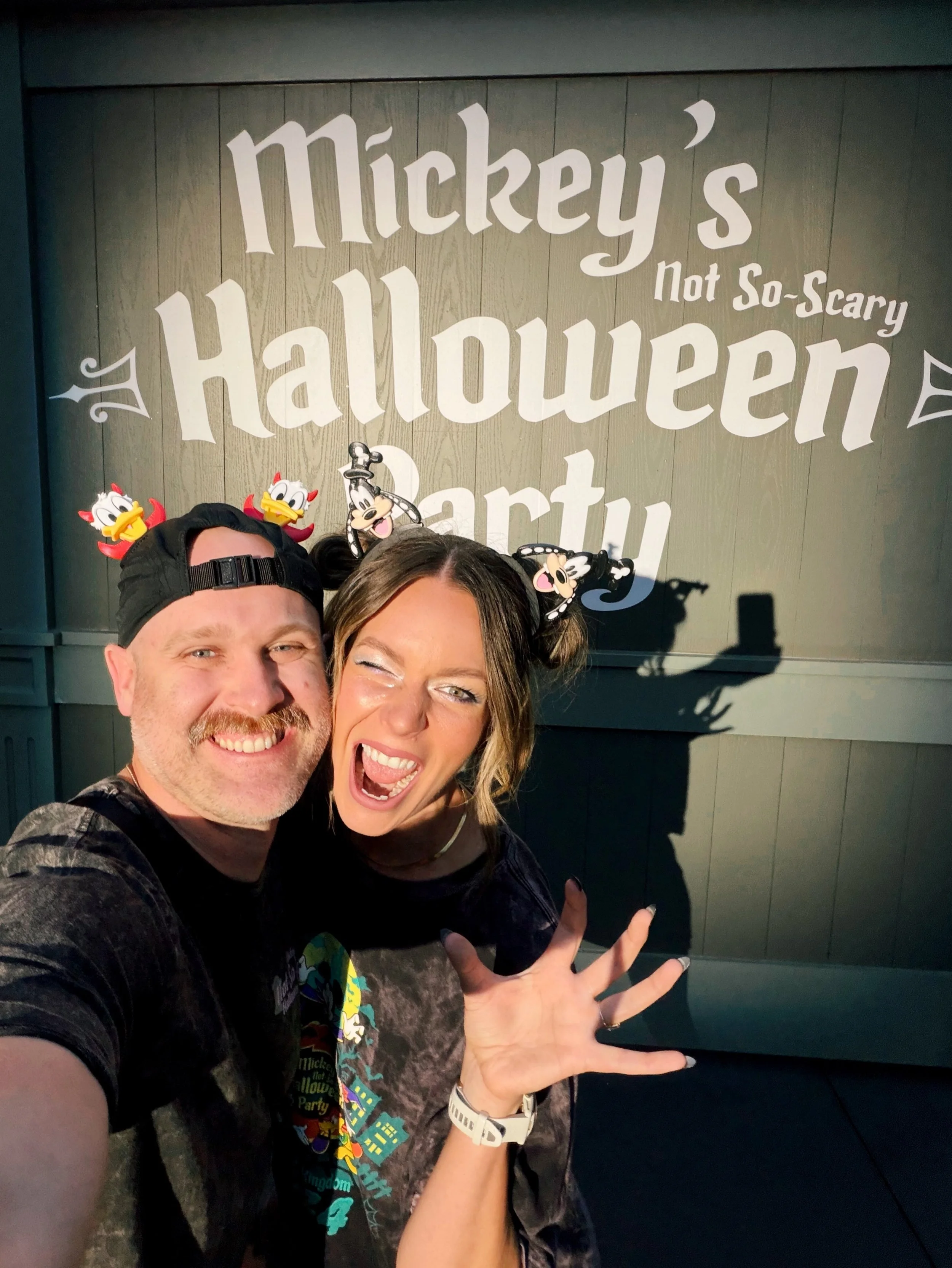 Let&rsquo;s b🎃🎃 this ✨ Another MNSSHP in the books! Pro tip: if crowds are rough? Ride all the rides; walk on city! 😉 &bull;
&bull;
&bull;
#mnsshp #magickingdom #waltdisneyworld #disneyparks #disneyhalloween