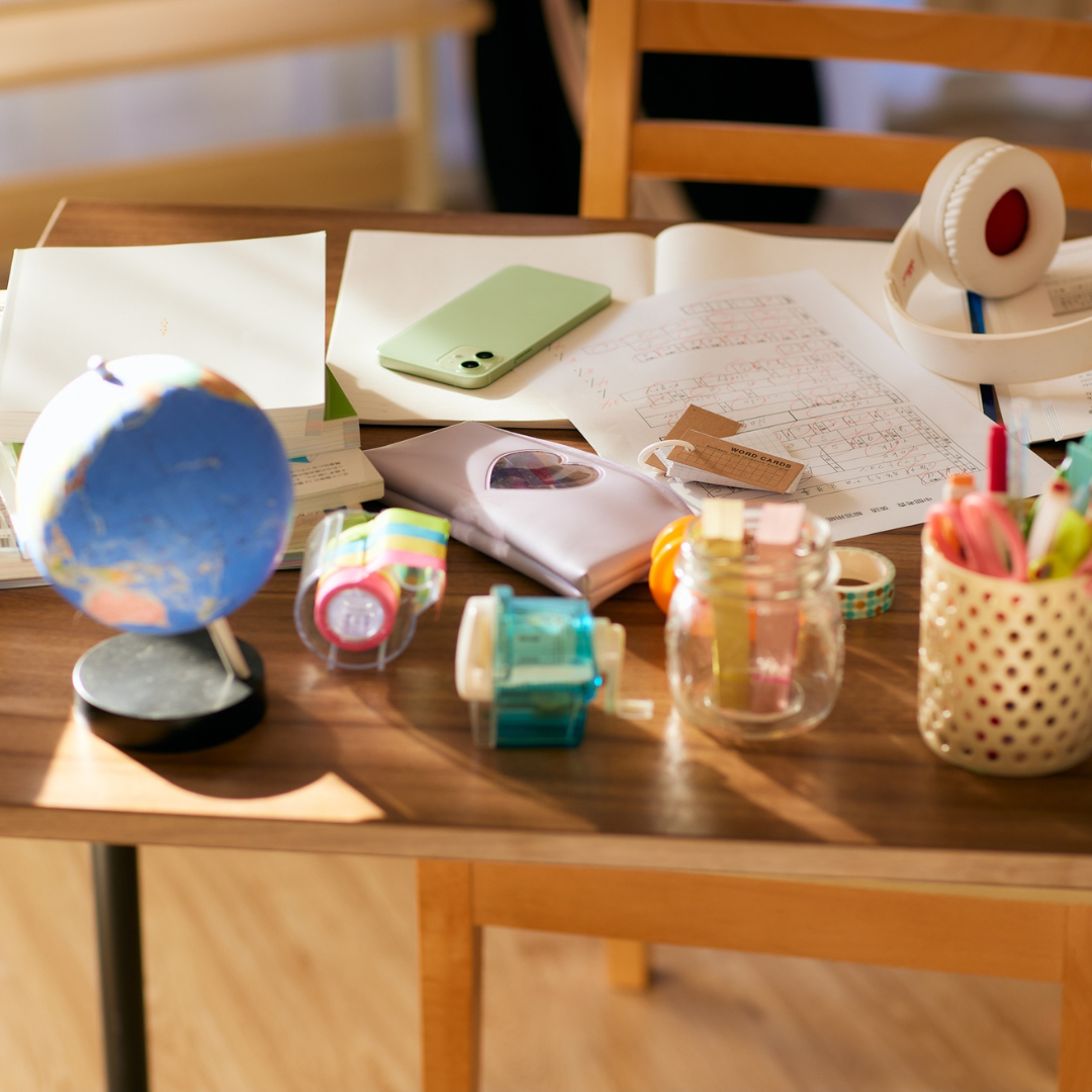 The Hidden Weight of Clutter: Why a Messy Home Stresses Women More