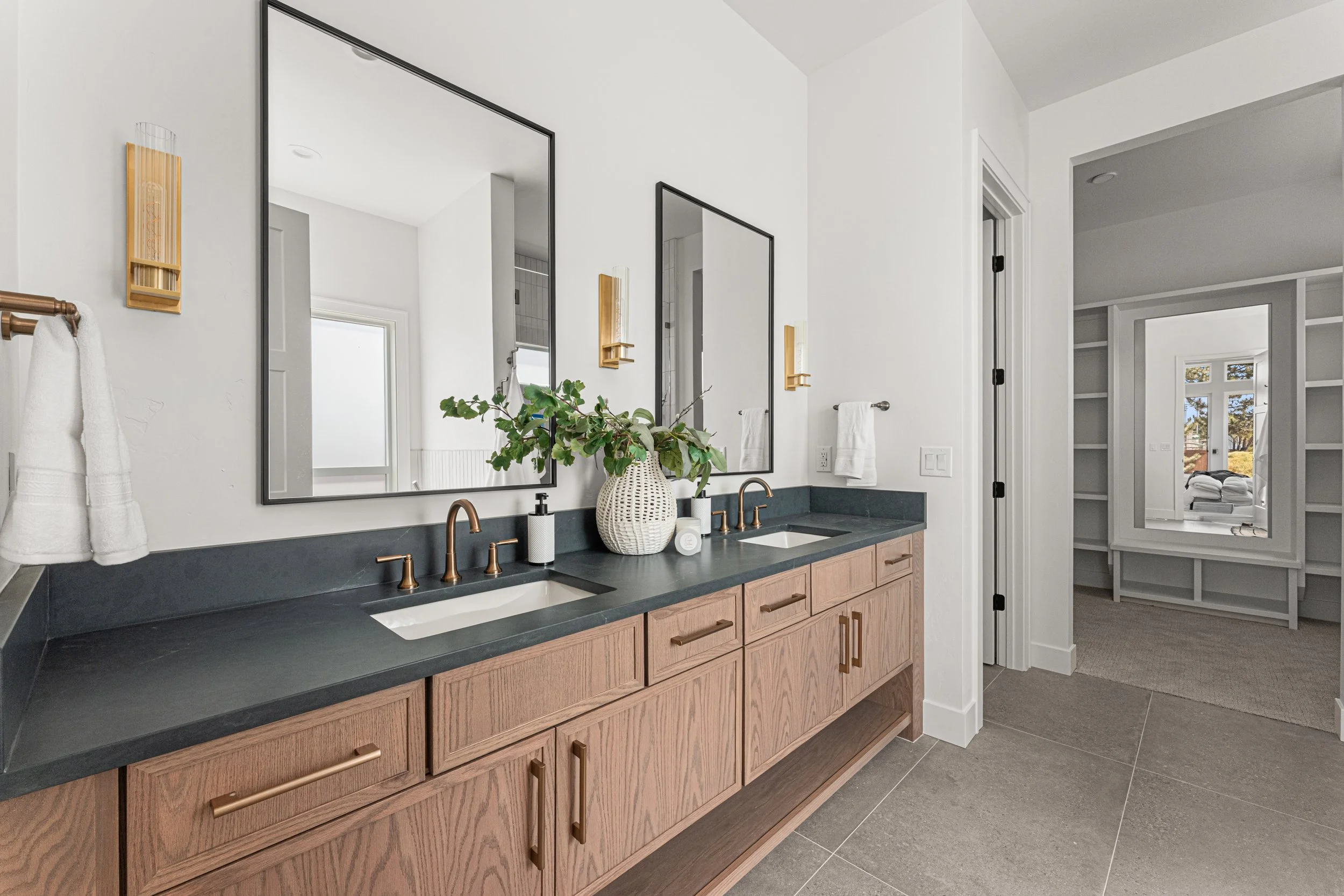 875 N Creekwater-60.jpeg