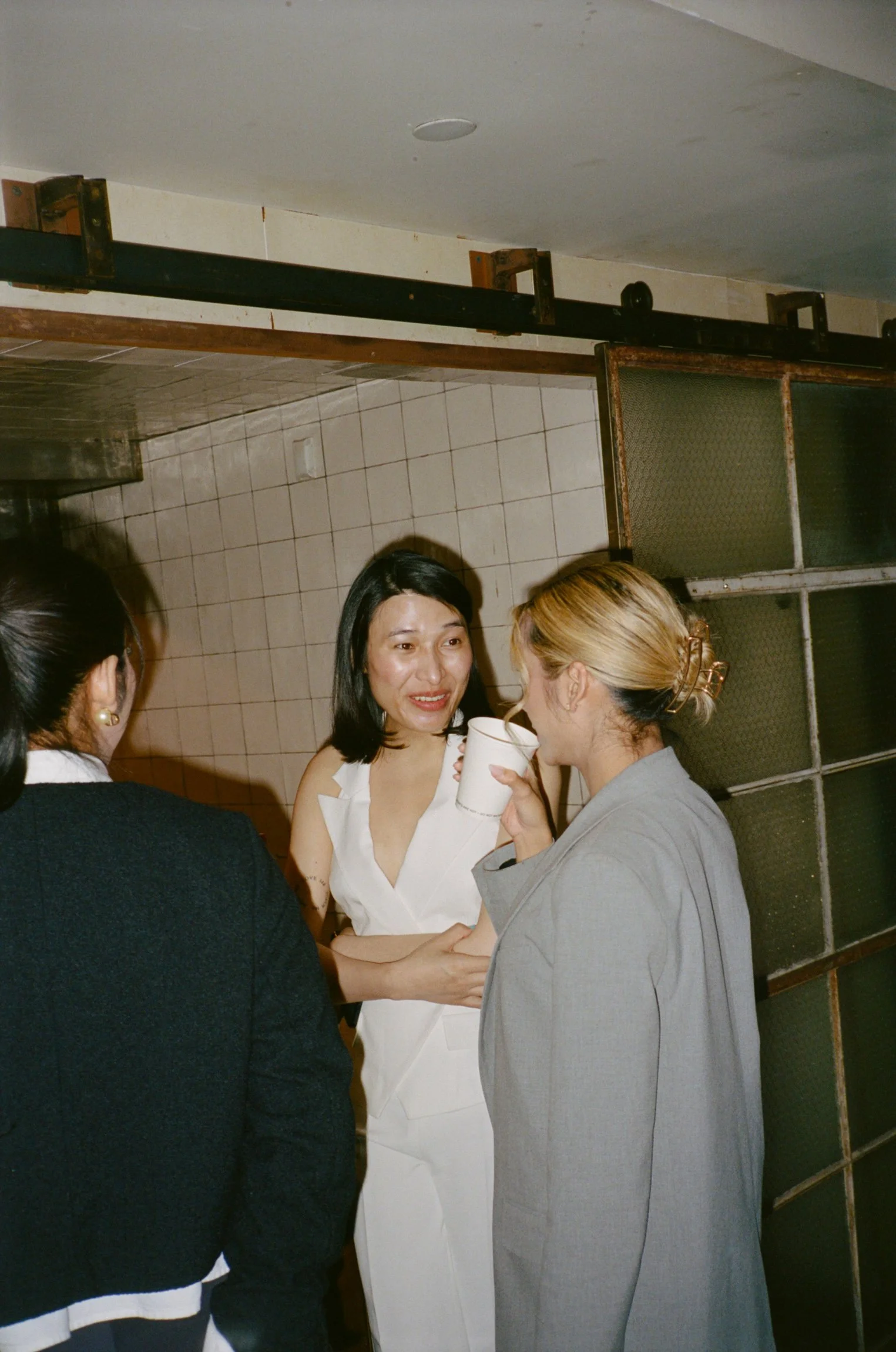 102297_SHU_002_16.jpg