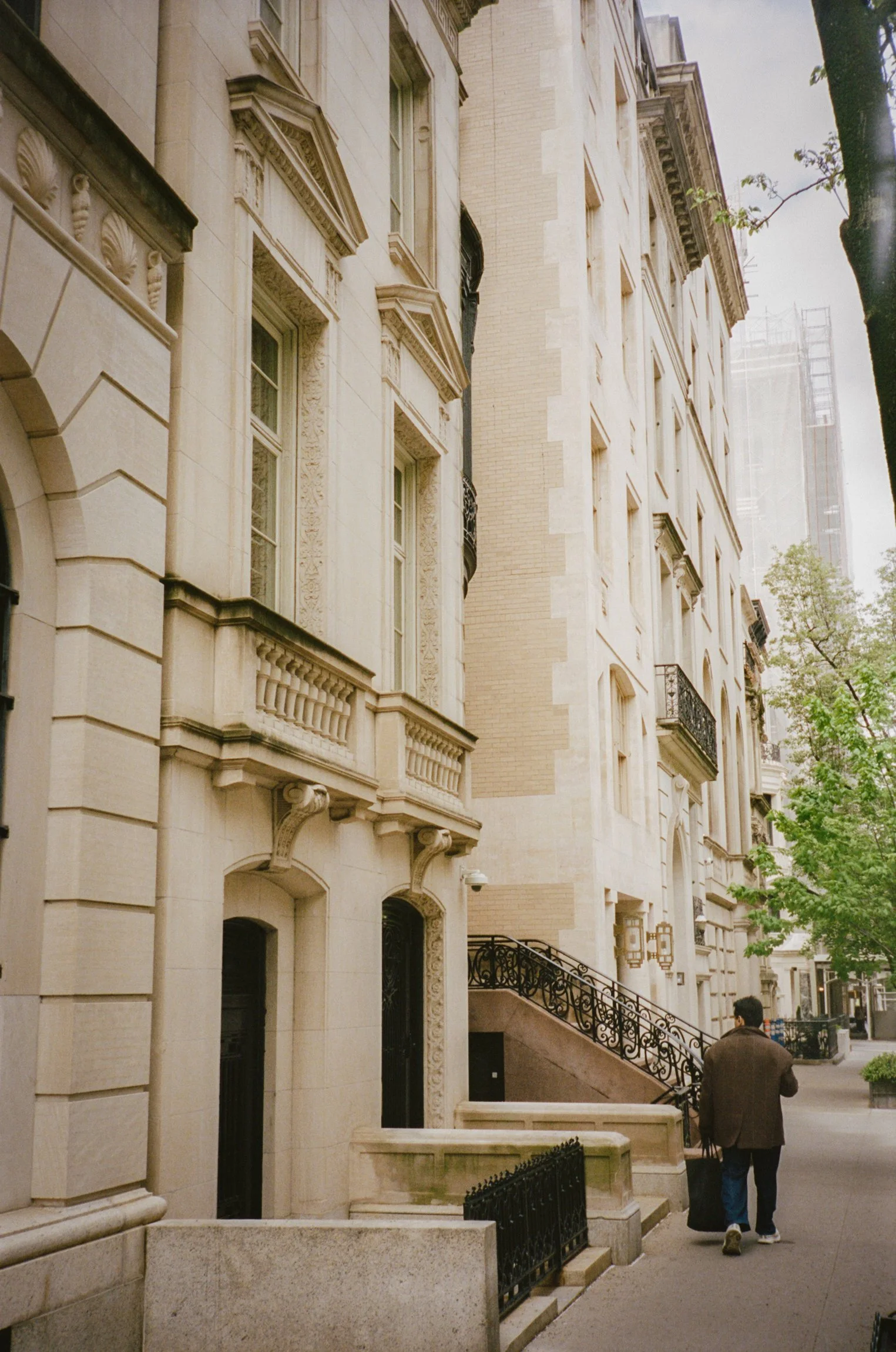 102297_SHU_003_05.jpg