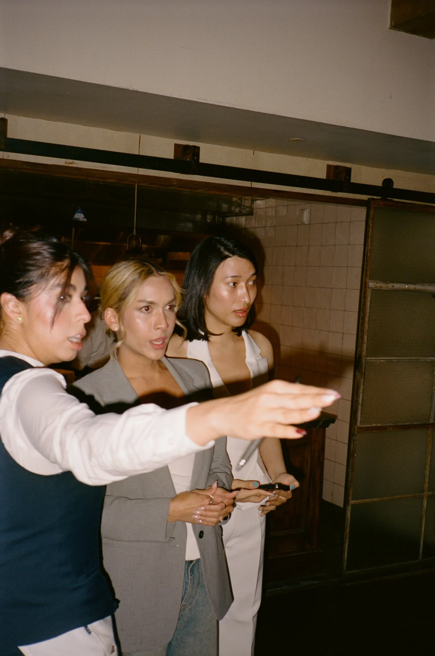 102297_SHU_002_08.jpg