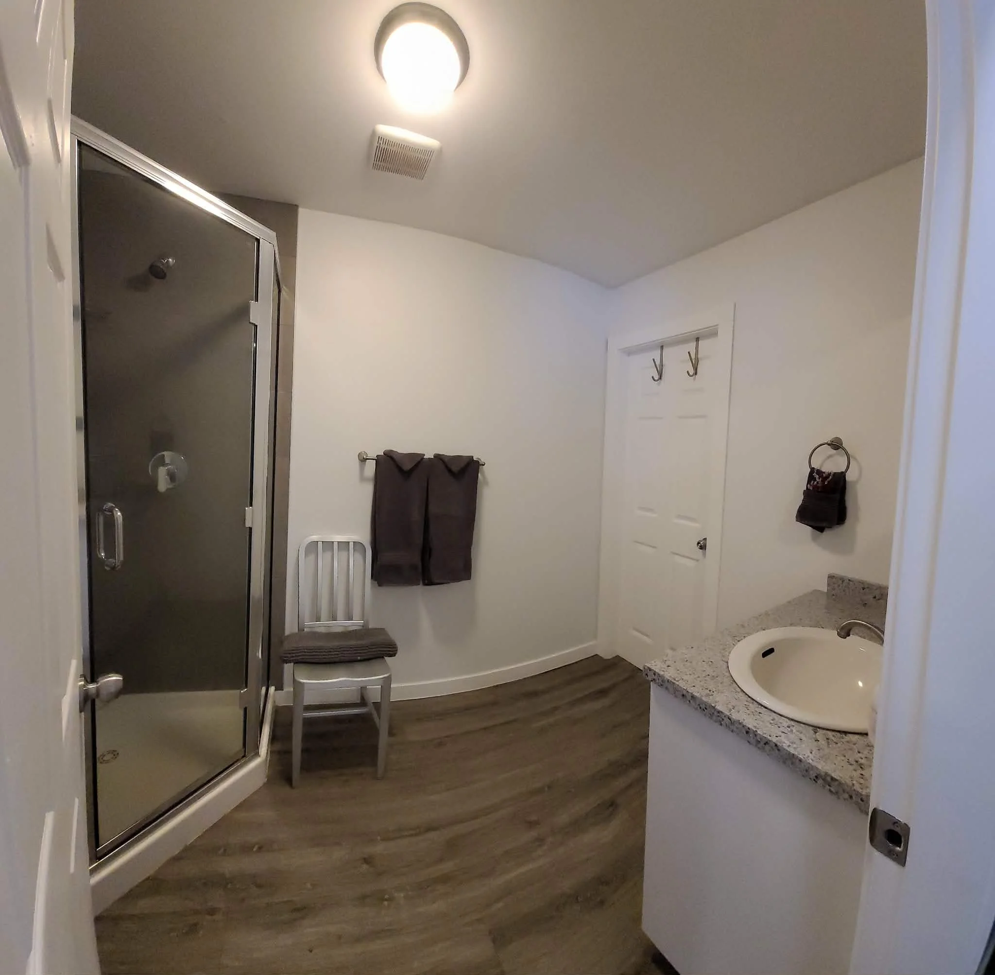 Suite Bathroom
