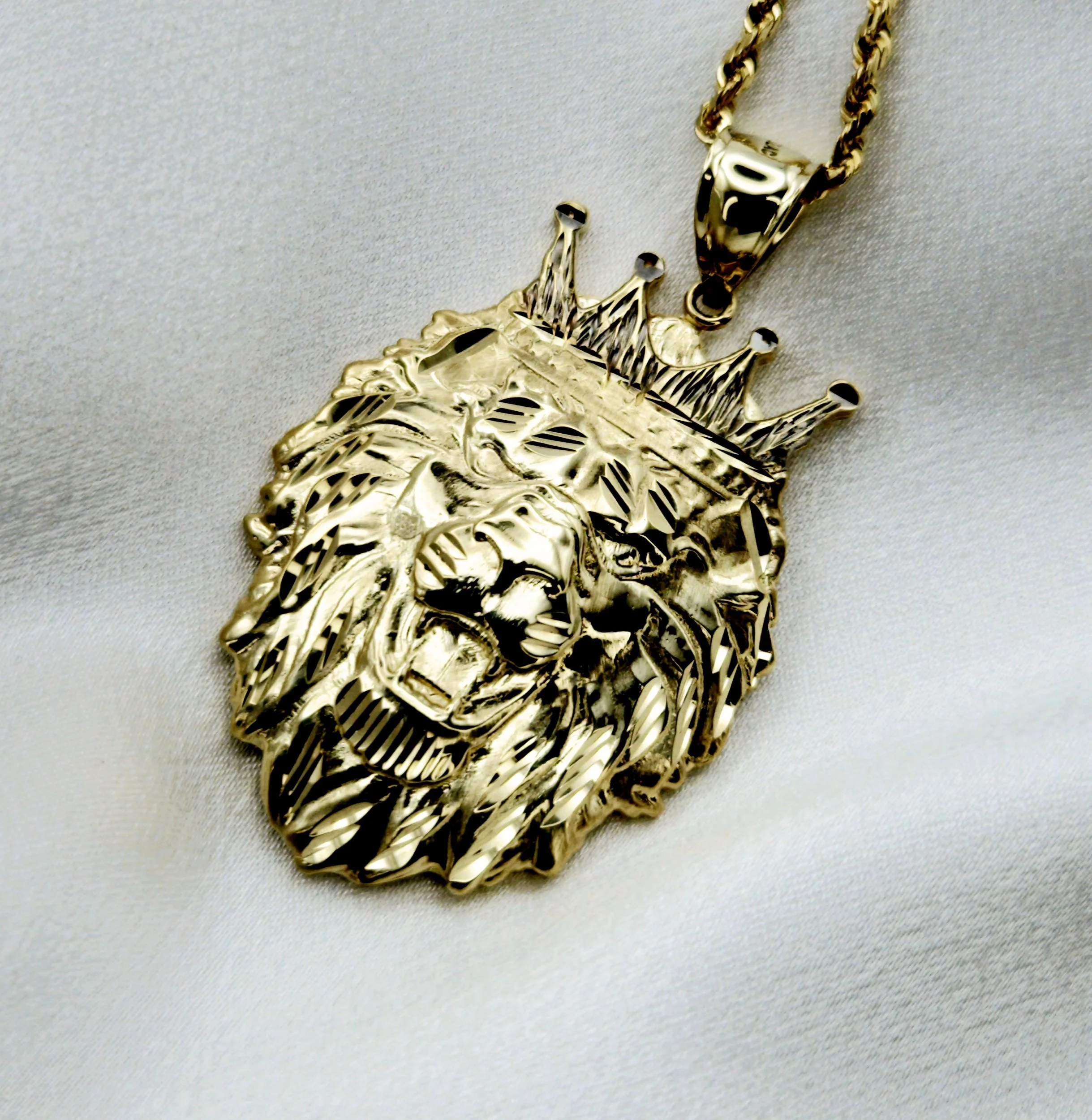 Roaring Lion Head Pendant (10.2g)