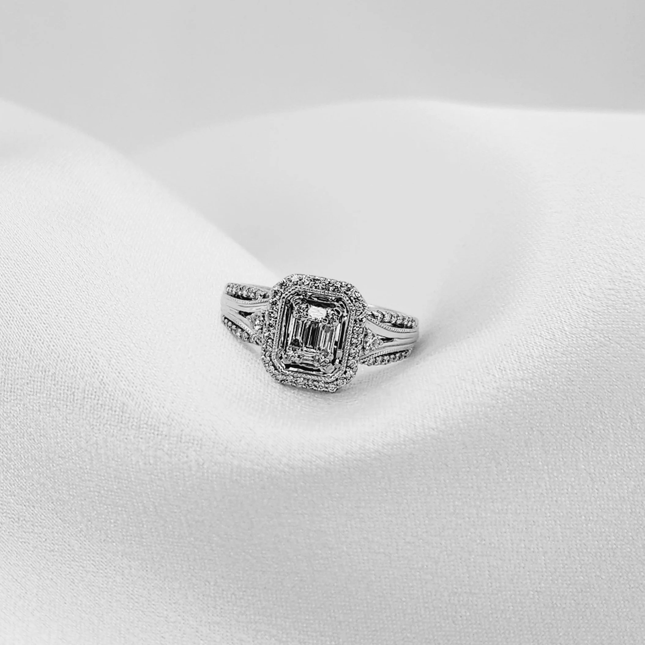 Multi-Diamond Engagement Ring (1.10 CWT)