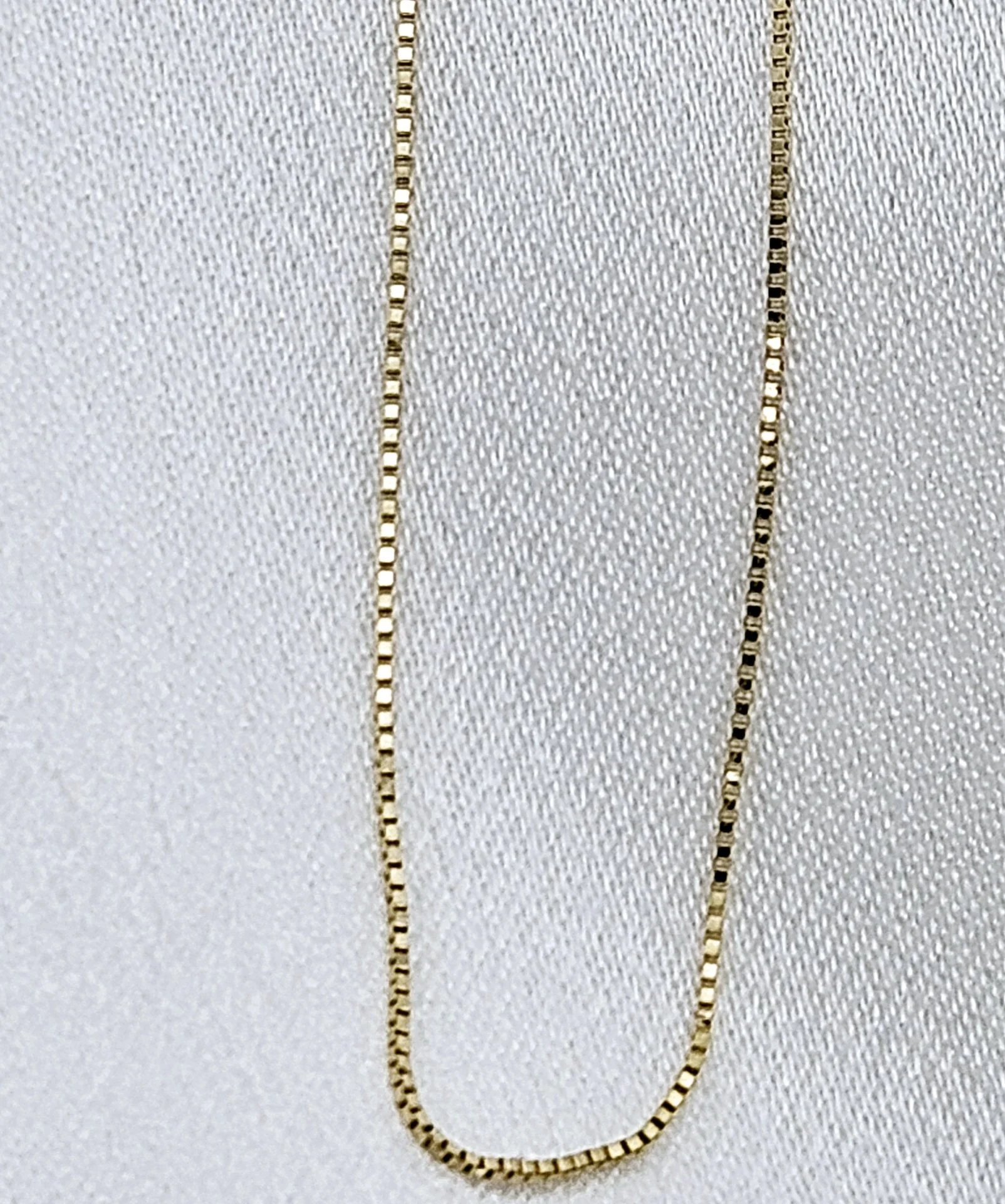 Thin Box Link Necklace (17")