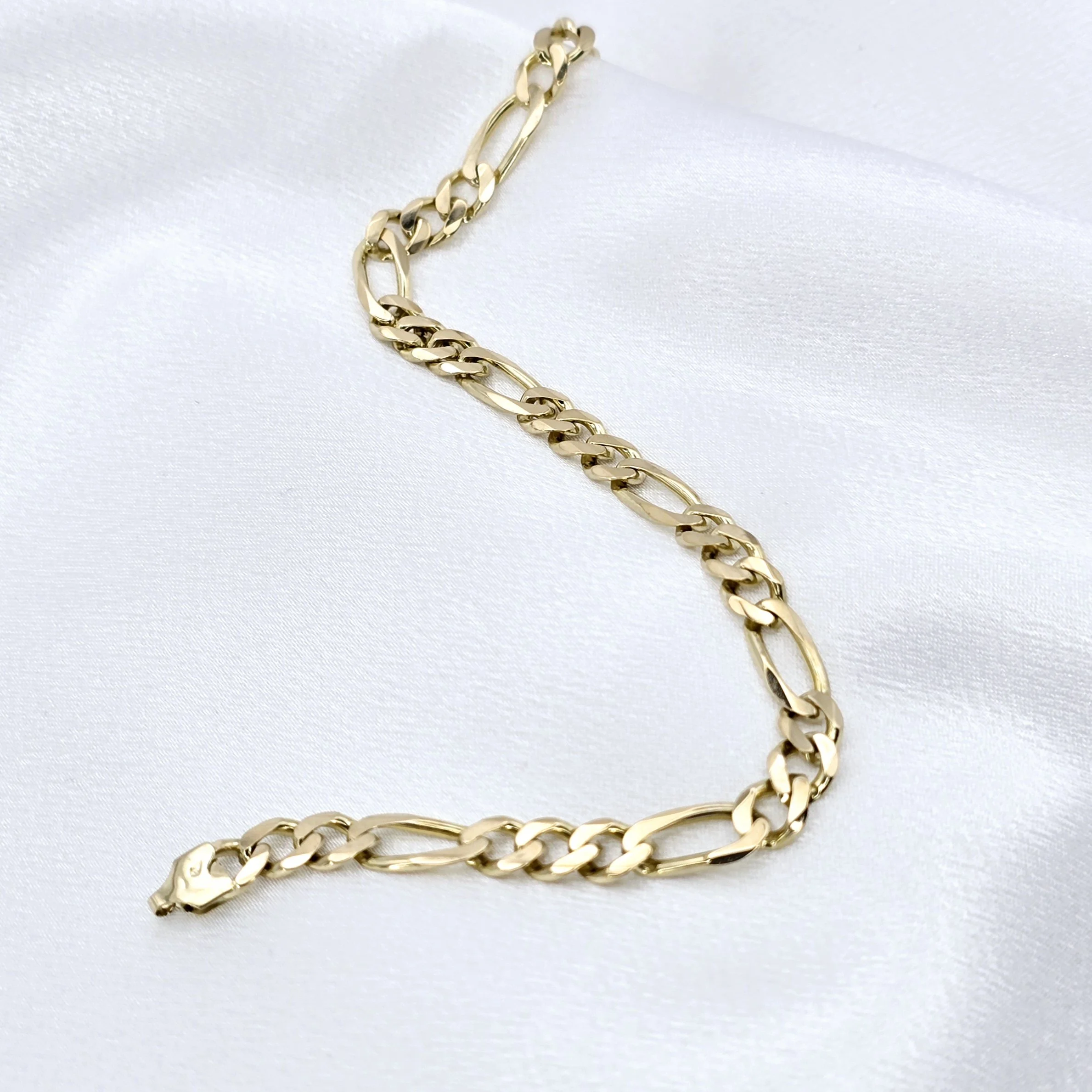 Classic Mens Figaro Bracelet (8")