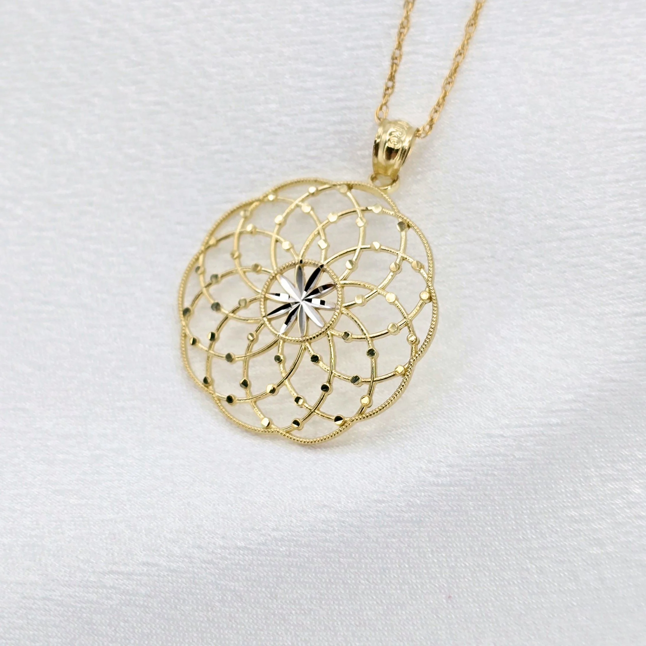 Two-Tone Sphere Pendant (1.4G)