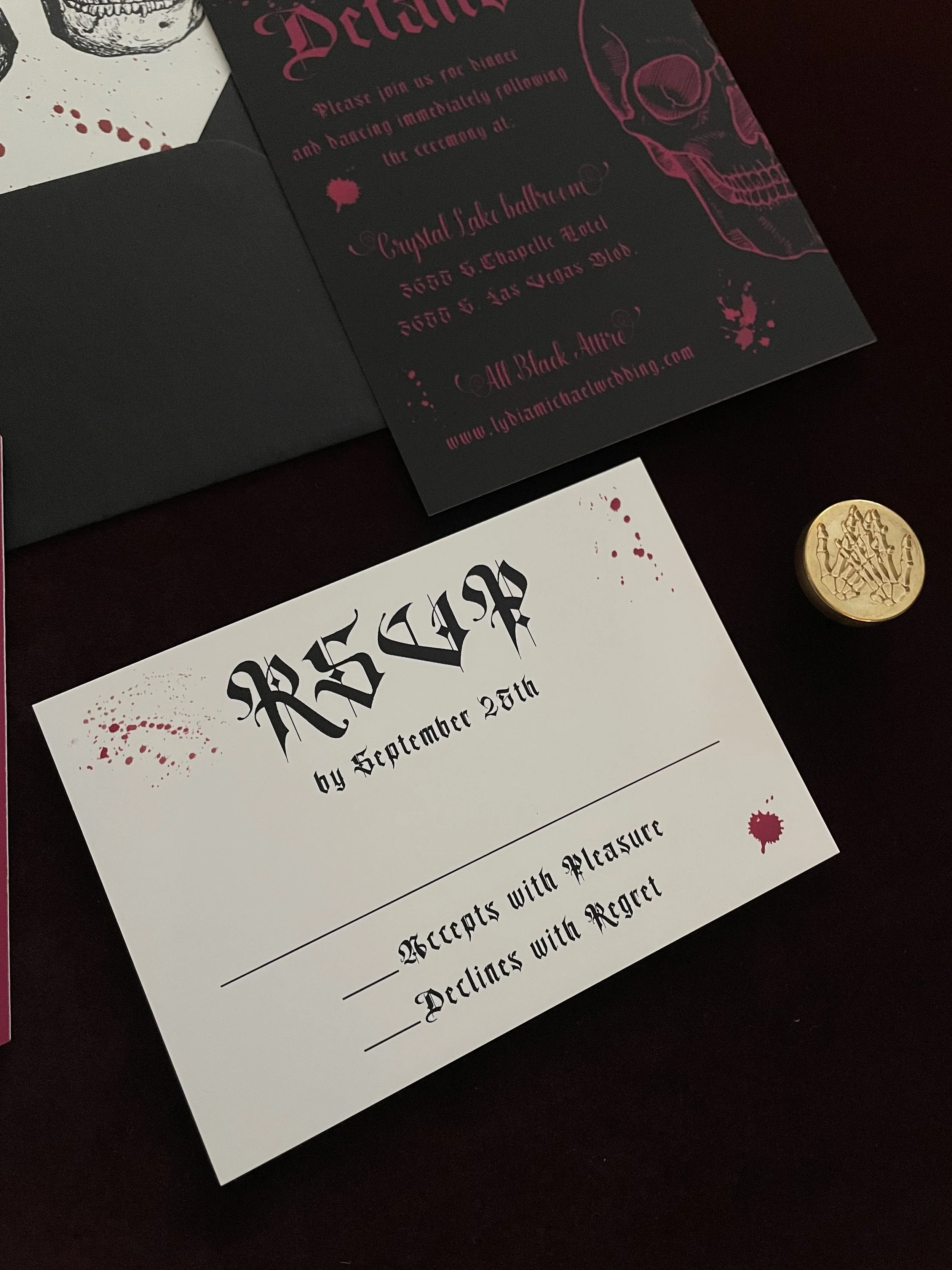 dark-romantic-wedding-invitation-skull-detail.jpeg