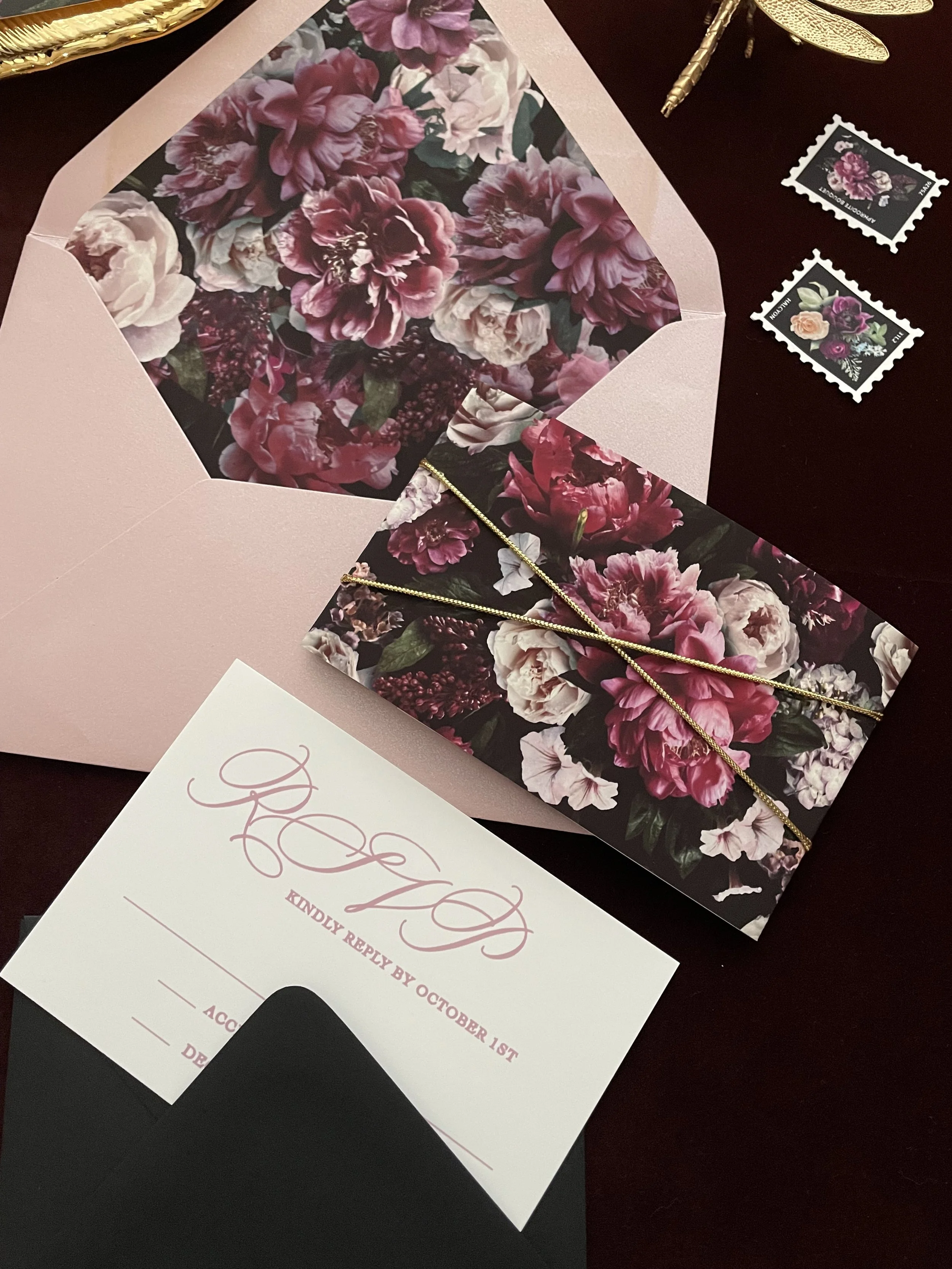 close-up-gold-twine-floral-wedding-invitation.jpeg