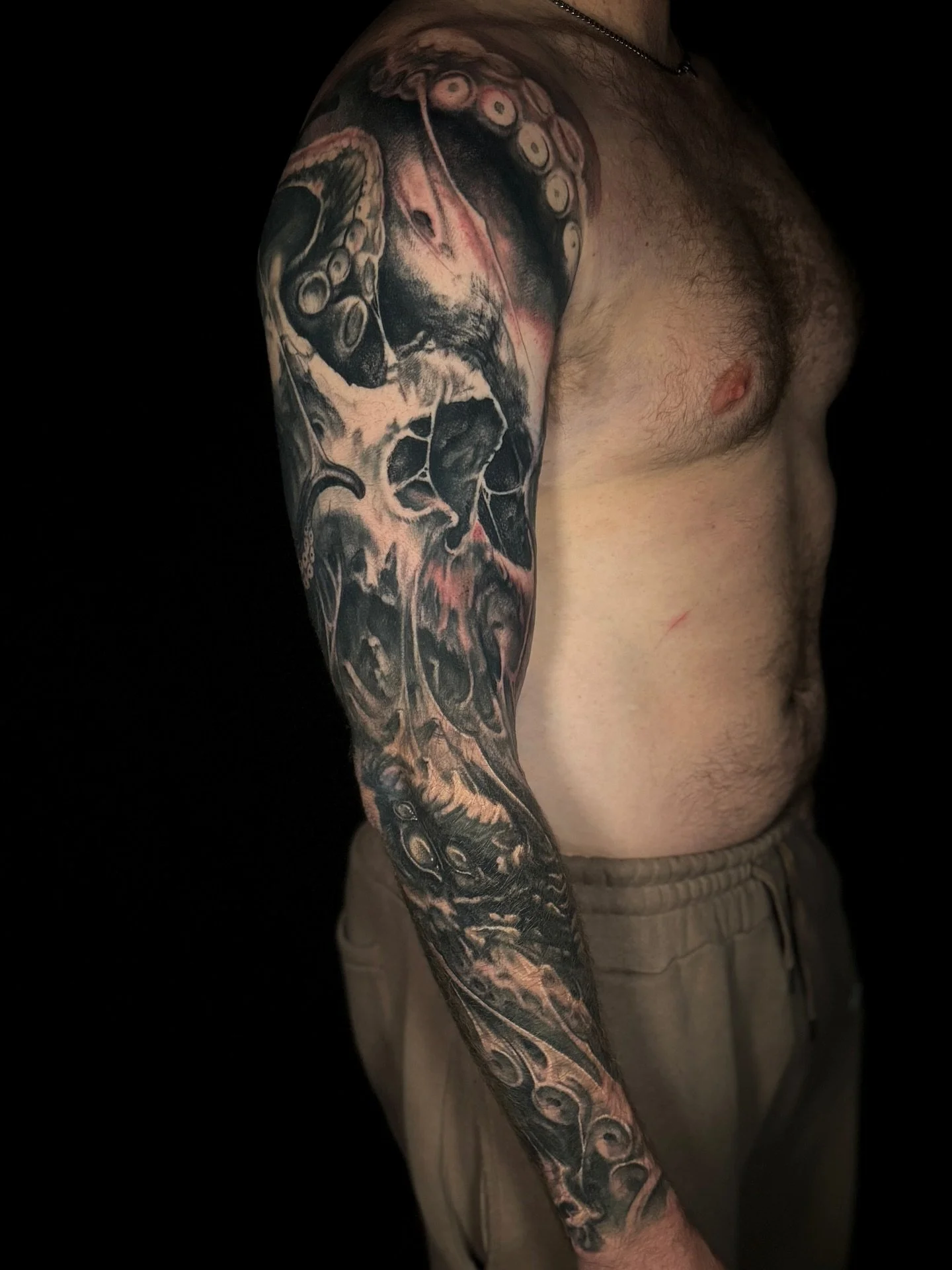 Thanks for letting me run with this one Andrew! Appreciate with mate! 

@lighthouse_tattoo 
@lotusneedles 
@australiantattooistsguild 
@starbritecolors 
@cheyenne_tattooequipment 

#kraken #krakentattoo #skull #skulltattoo #bio #bioorganic #bioorgani