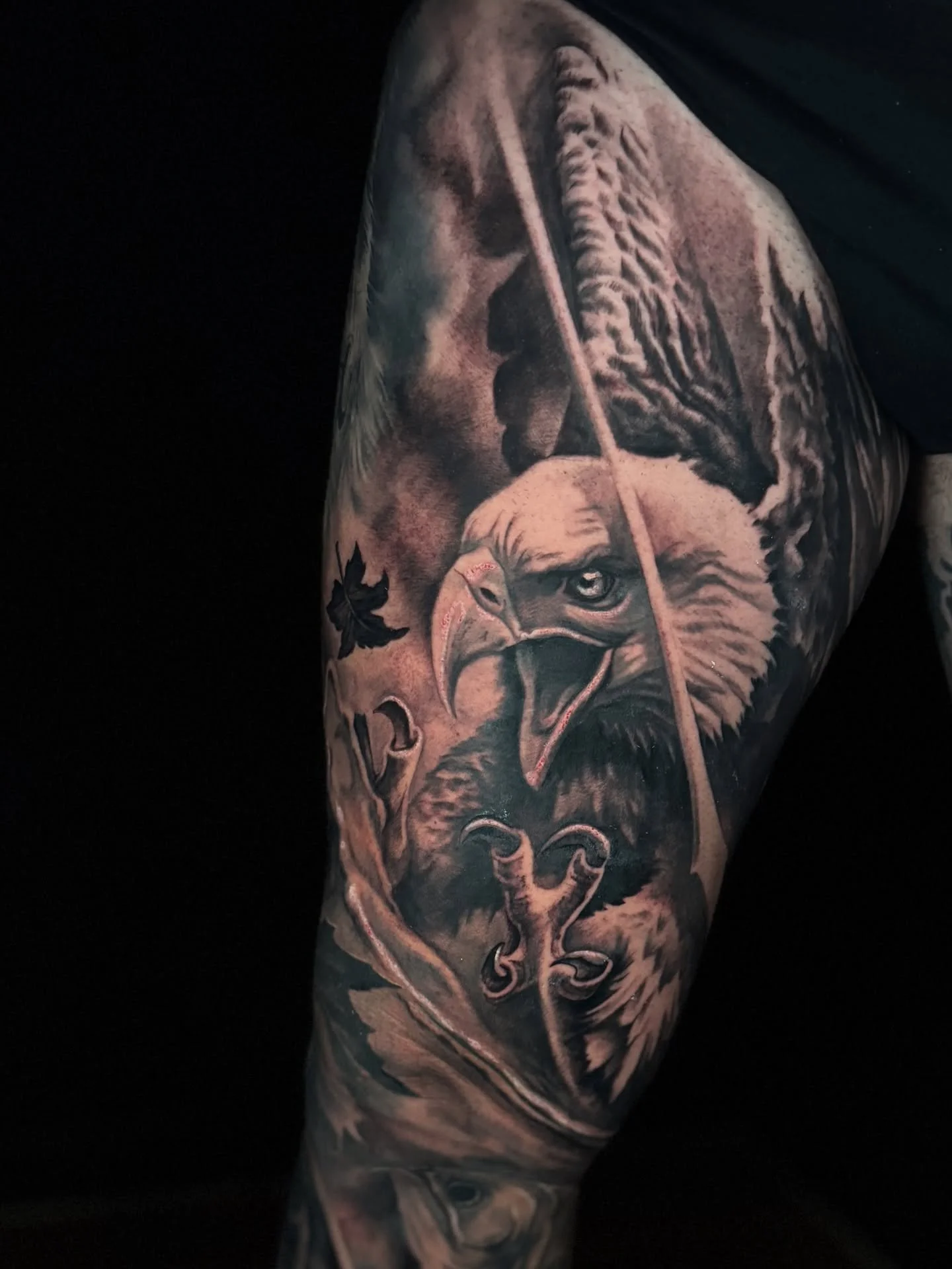 Thank you Clint for all the commitment getting this leg done and always bringing the laughs with you. Appreciate you mate! 

@lighthouse_tattoo 
@lotusneedles 
@australiantattooistsguild 
@starbritecolors 
@cheyenne_tattooequipment 

#eagle #water #e