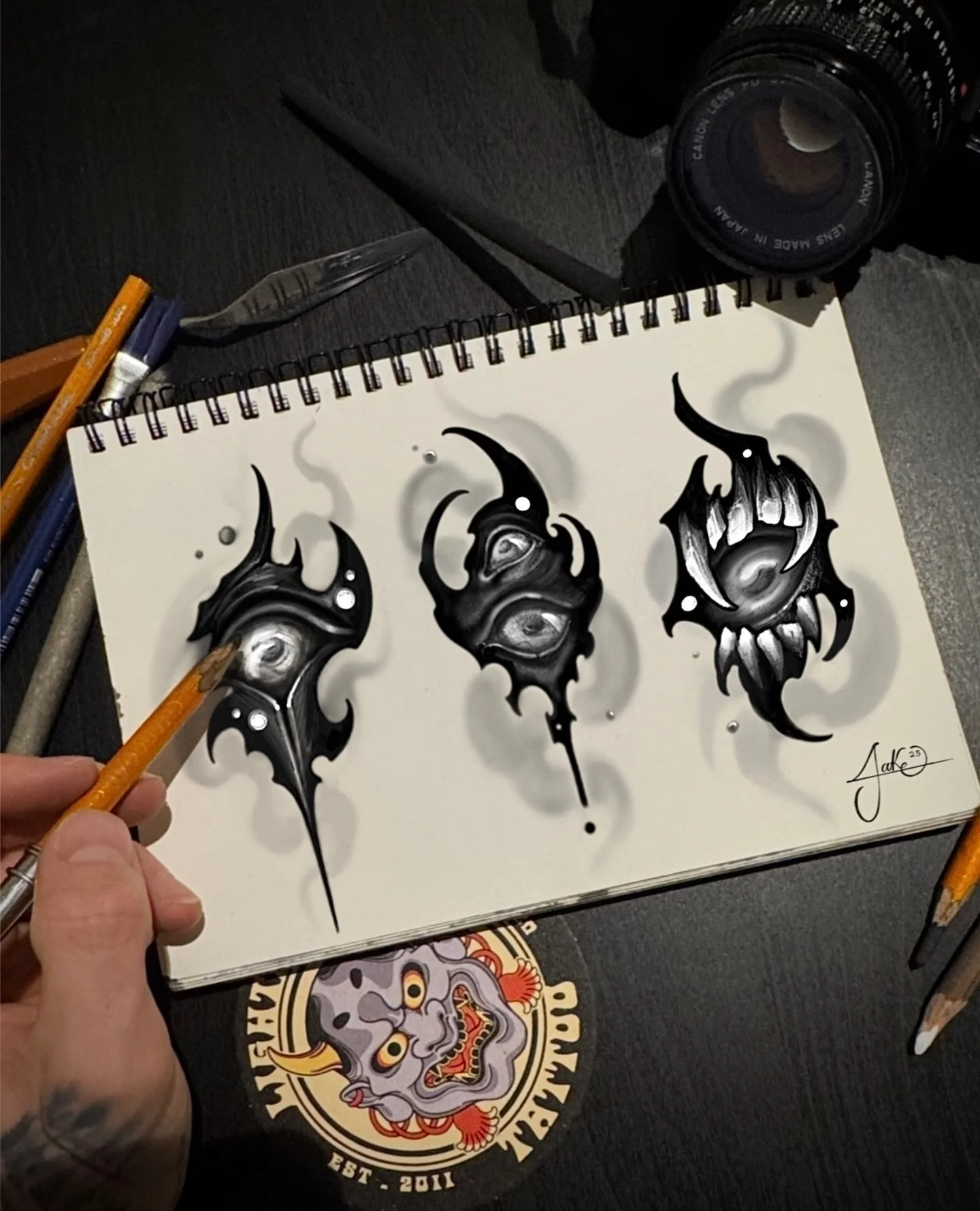 New designs available✏️

These would make cool gap fillers. 

Now booking January, February, March. 

@lighthouse_tattoo 
@lotusneedles 
@australiantattooistsguild 

#darktattooflash #bioflash #bioart #darkart #darktattooart