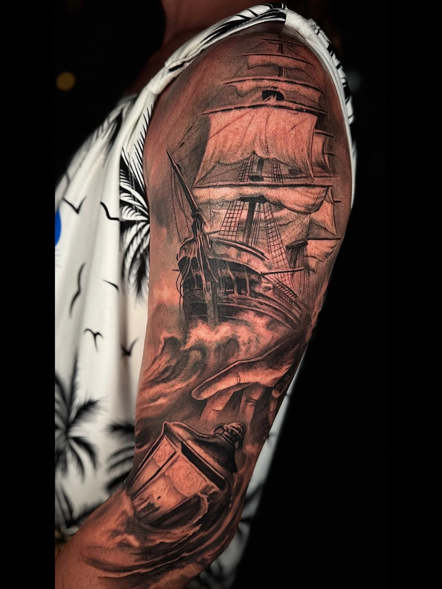 Ship and lantern piece to be part of a full chest, shoulder, half sleeve project! 

Thanks for looking

@lighthouse_tattoo 
@australiantattooistsguild 
@lotusneedles 

#shiptattoo #wavetattoo #seatattoo #nauticaltattoo #oceantattoo