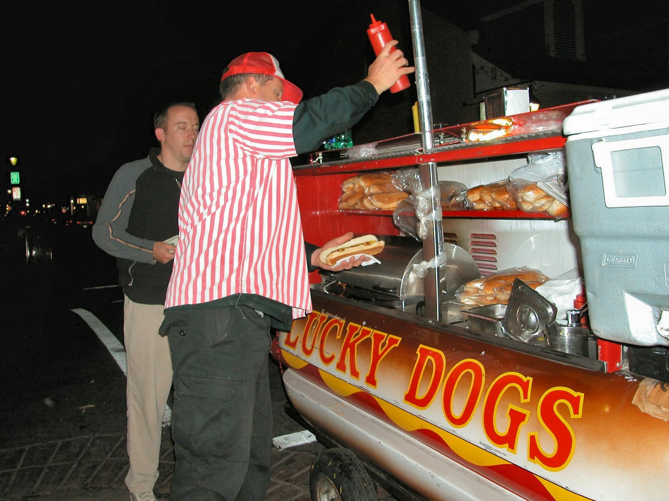 Palooza04Day1BourbonCrawlLuckyDogs1.jpg